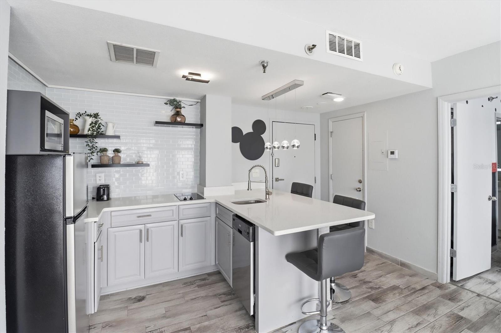 Image 8 of 25 For 6165 Carrier Drive 2604