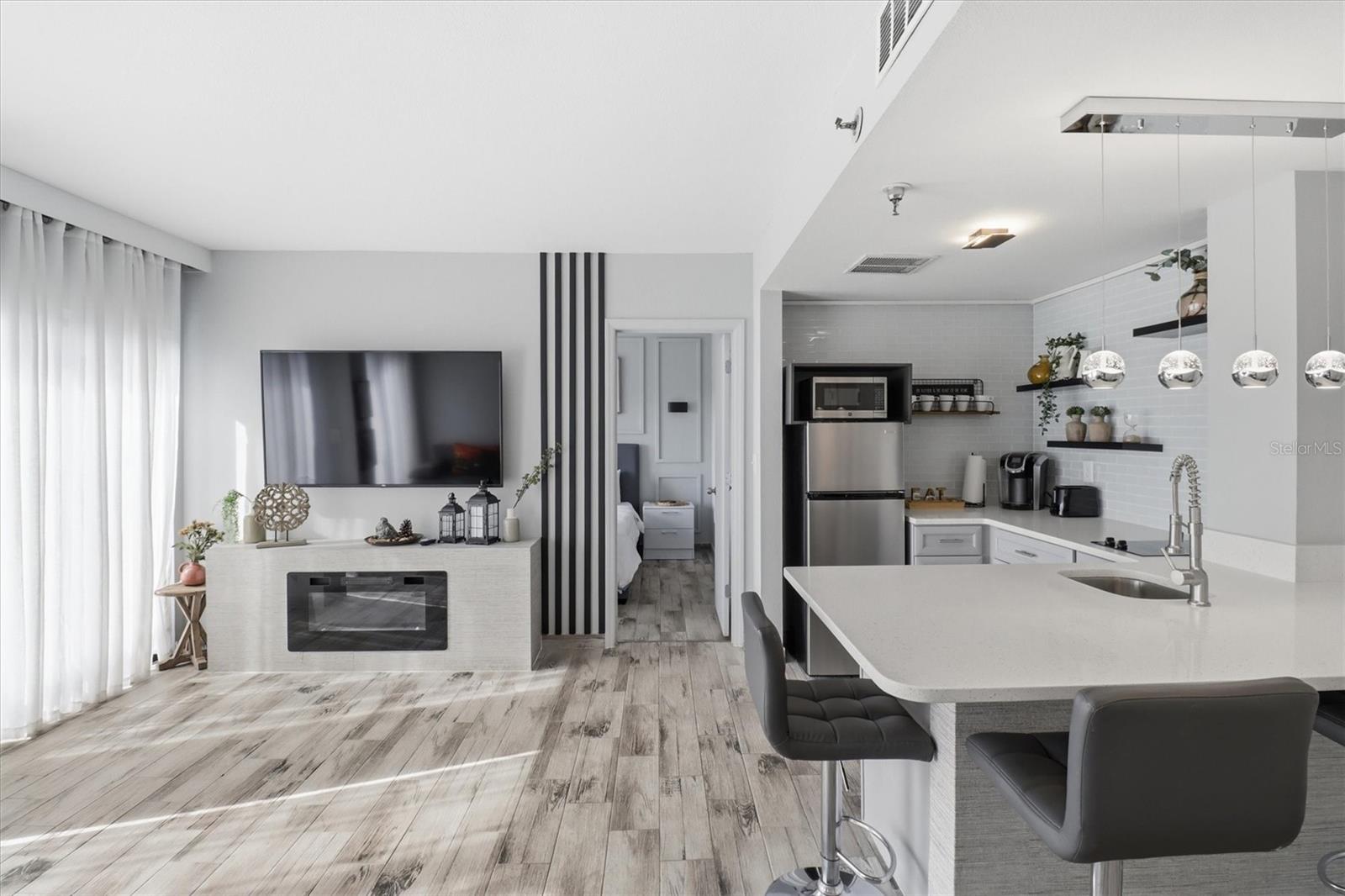 Image 9 of 25 For 6165 Carrier Drive 2604