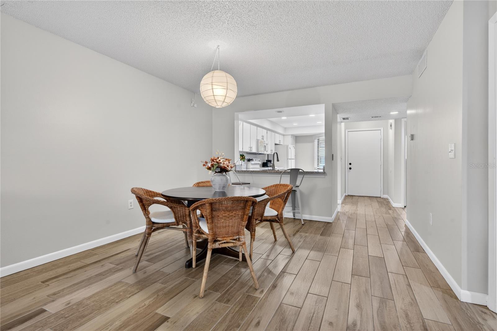 Image 10 of 60 For 4101 Fairview Vista Point 228