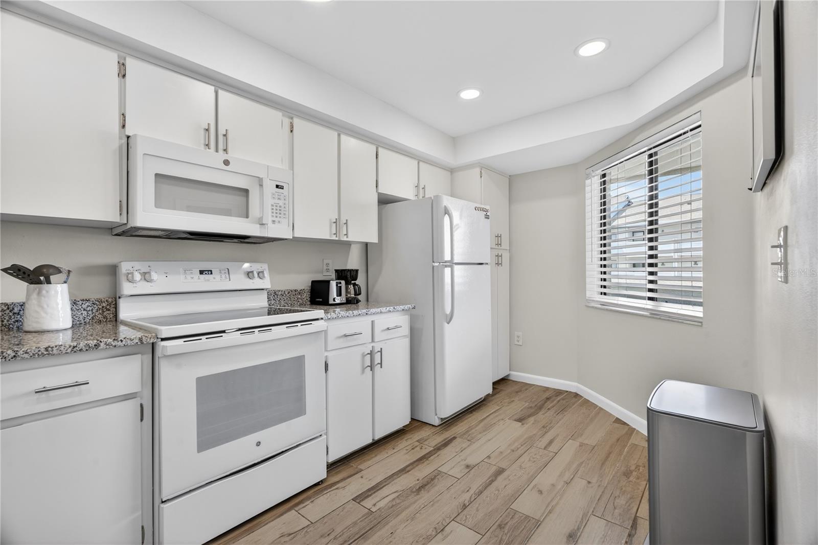 Image 22 of 60 For 4101 Fairview Vista Point 228