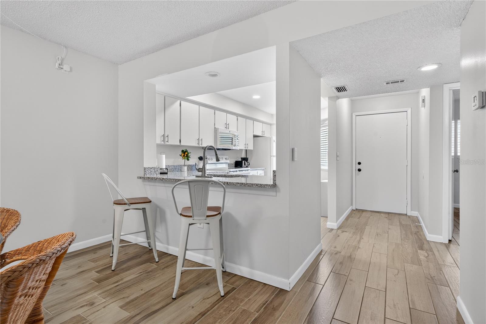 Image 7 of 60 For 4101 Fairview Vista Point 228