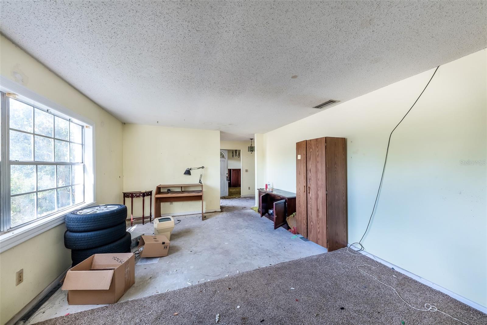 Image 13 of 27 For 136 Glendale Drive