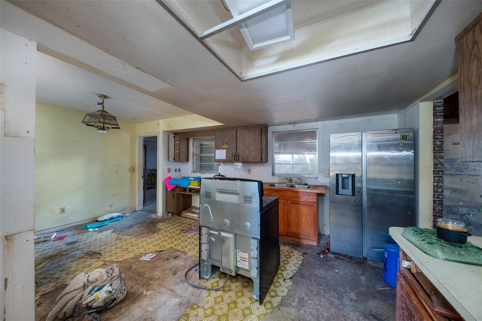 Image 15 of 27 For 136 Glendale Drive