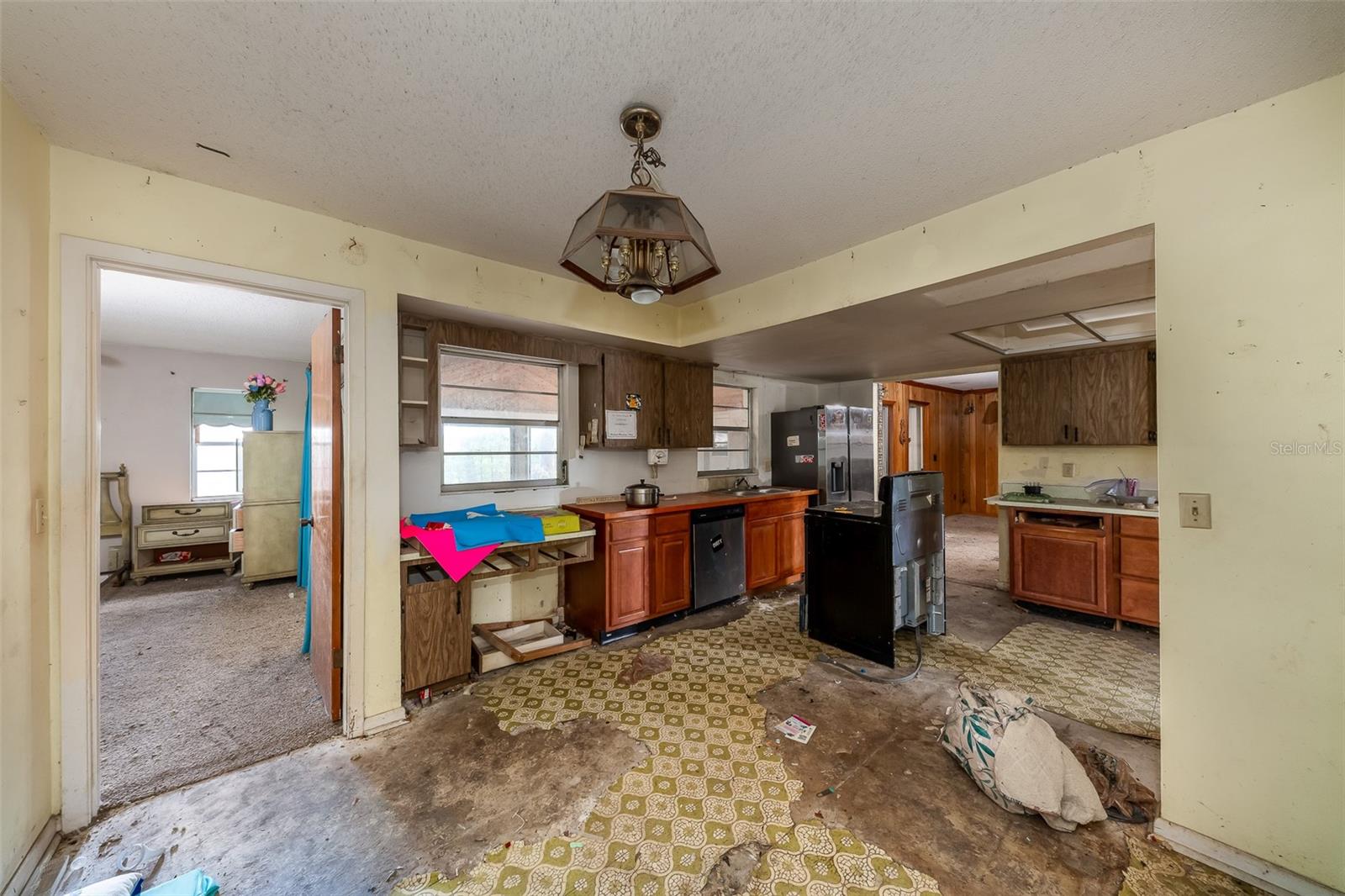 Image 18 of 27 For 136 Glendale Drive