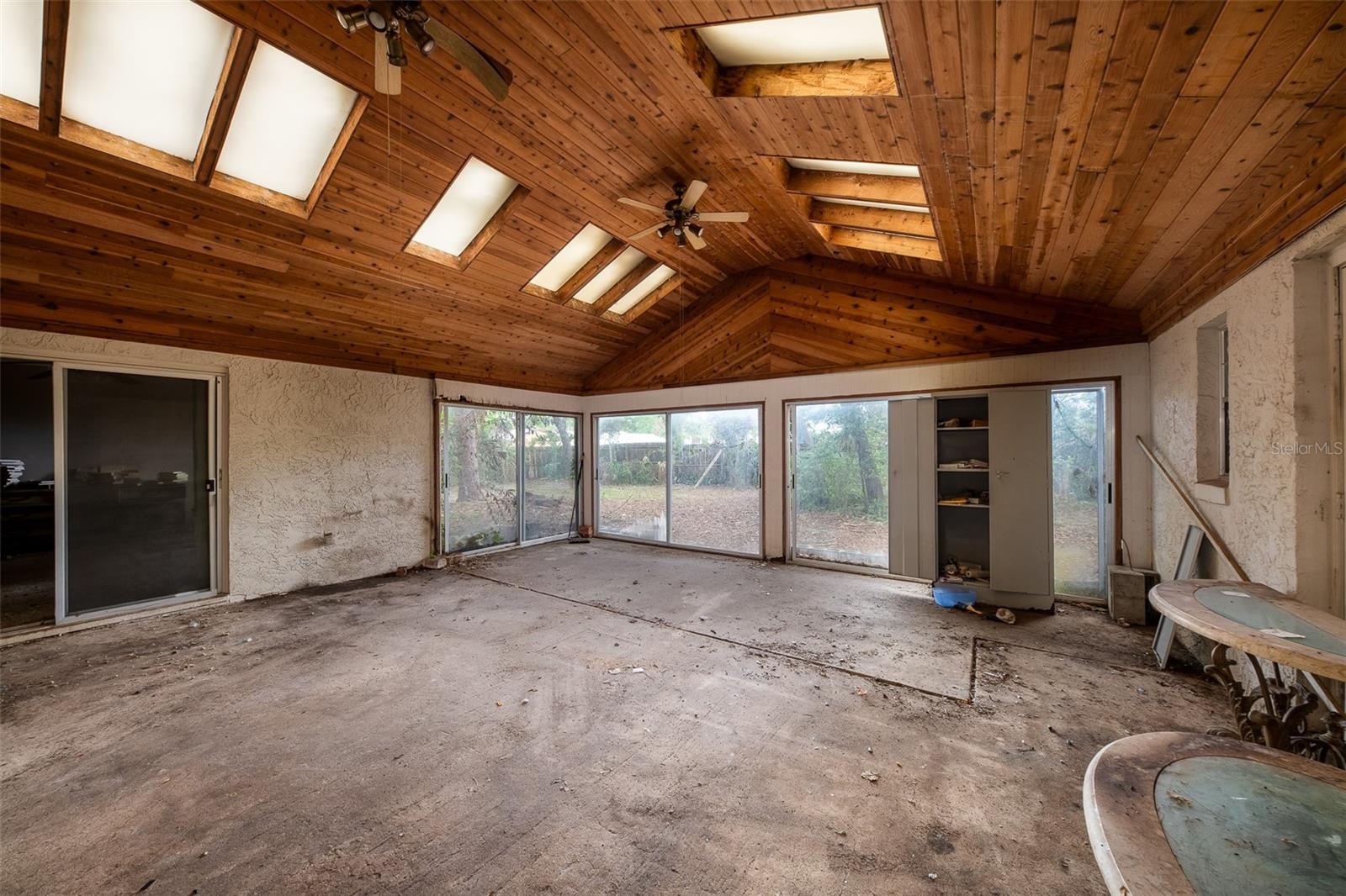 Image 8 of 27 For 136 Glendale Drive