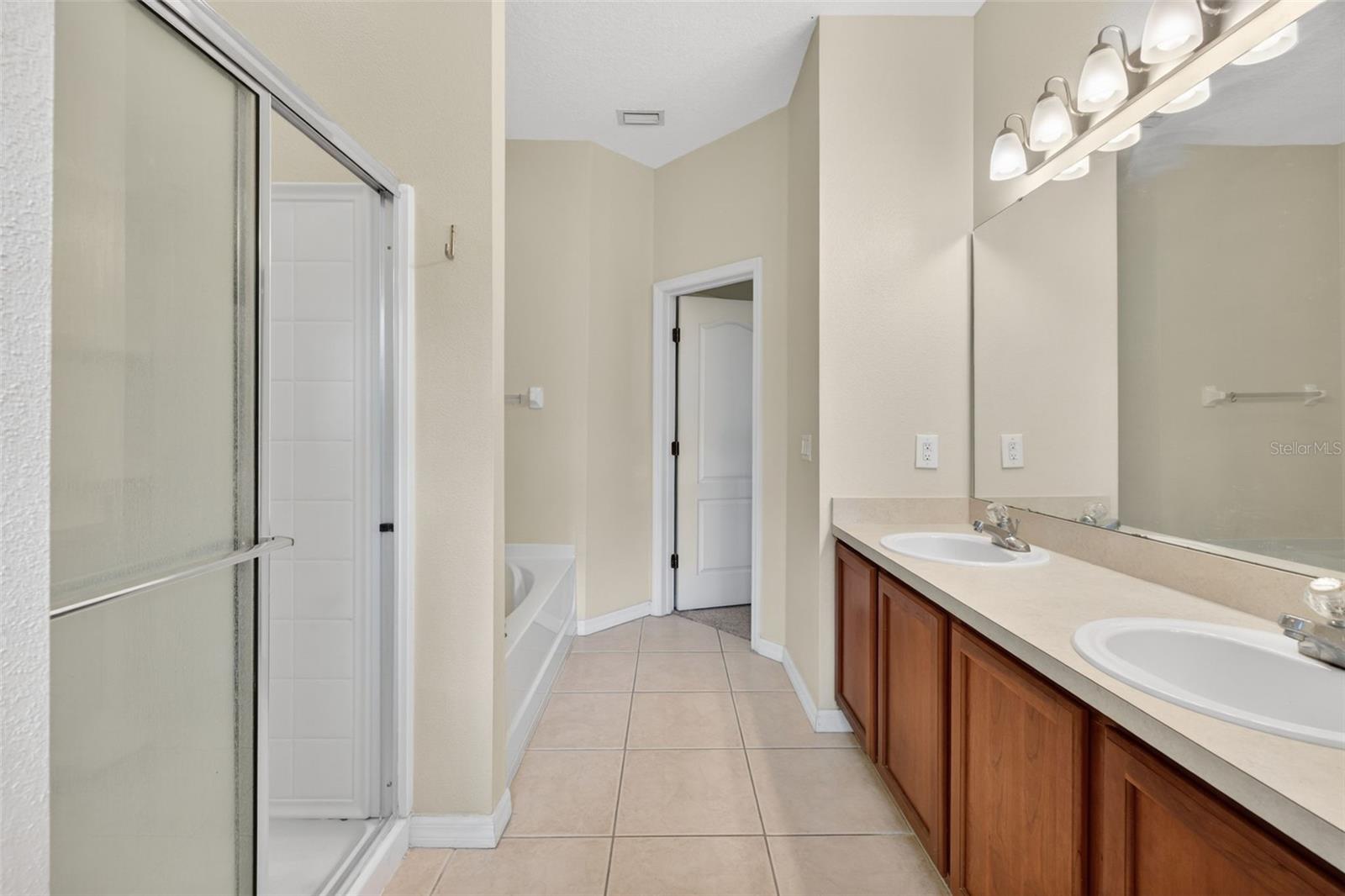 Image 24 of 46 For 10236 Lake District Lane 35c