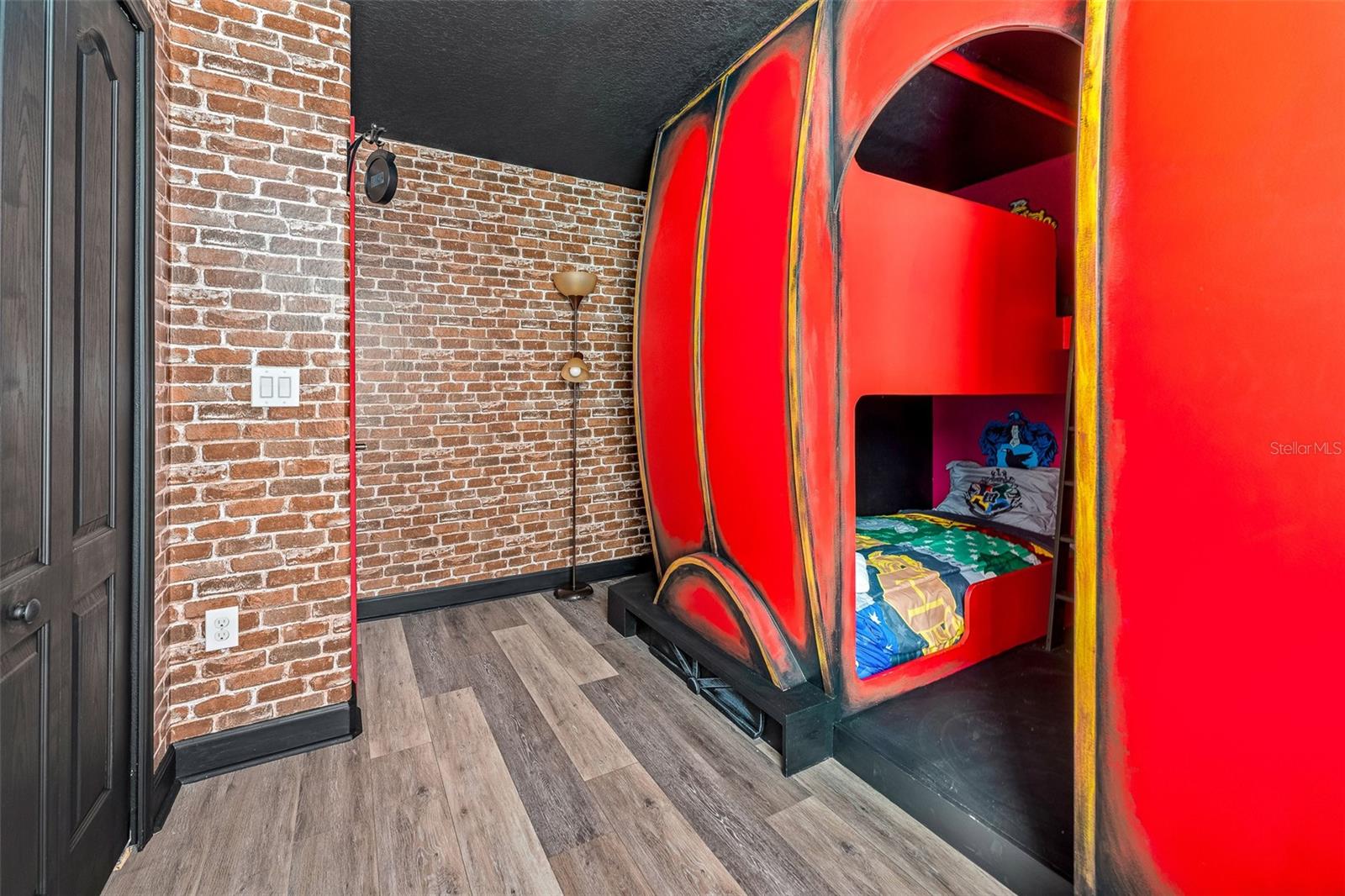 Image 17 of 63 For 1496 Moon Valley Drive