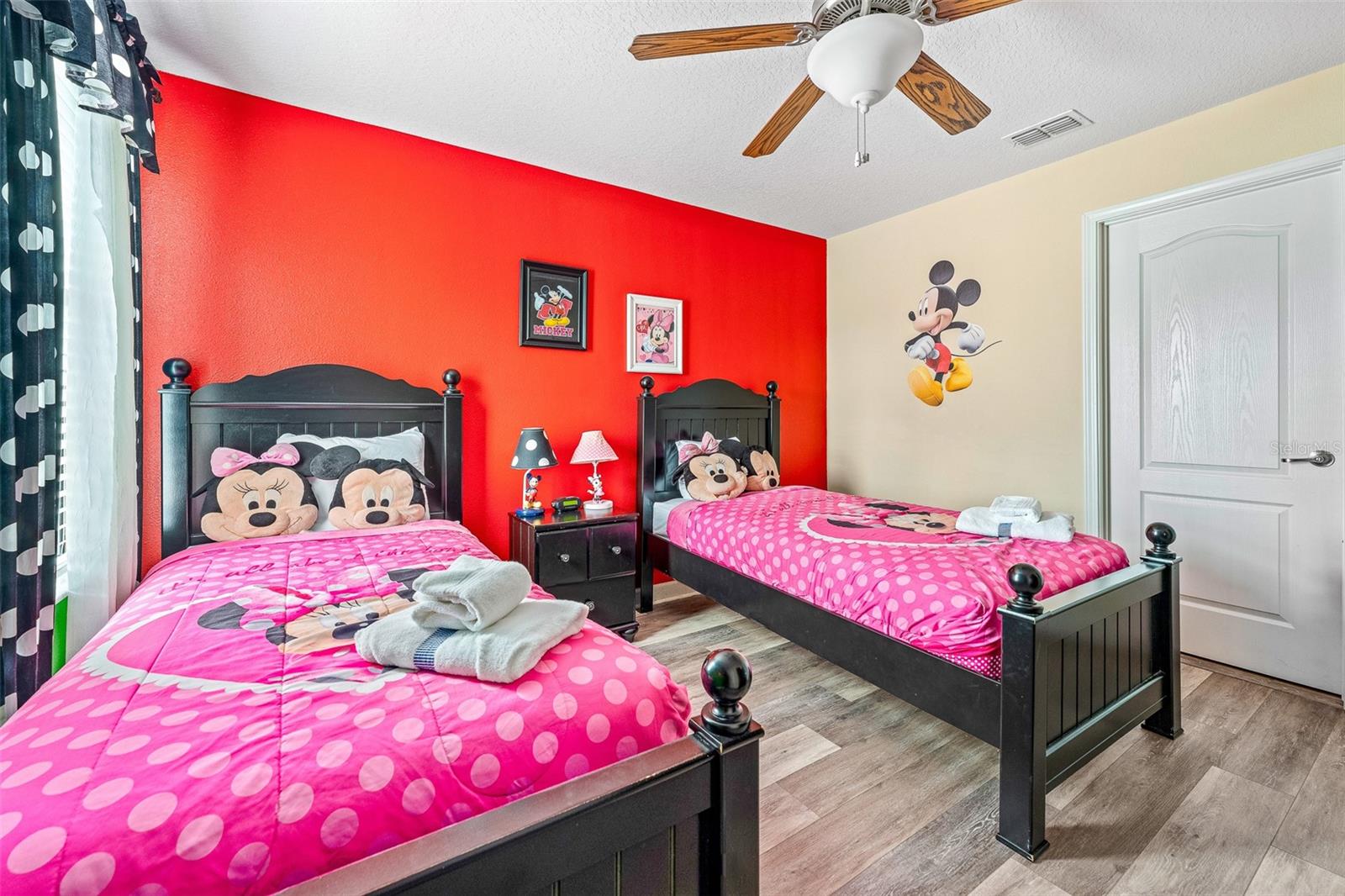 Image 25 of 63 For 1496 Moon Valley Drive