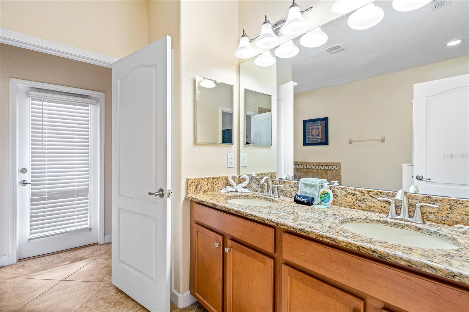 Image 33 of 63 For 1496 Moon Valley Drive