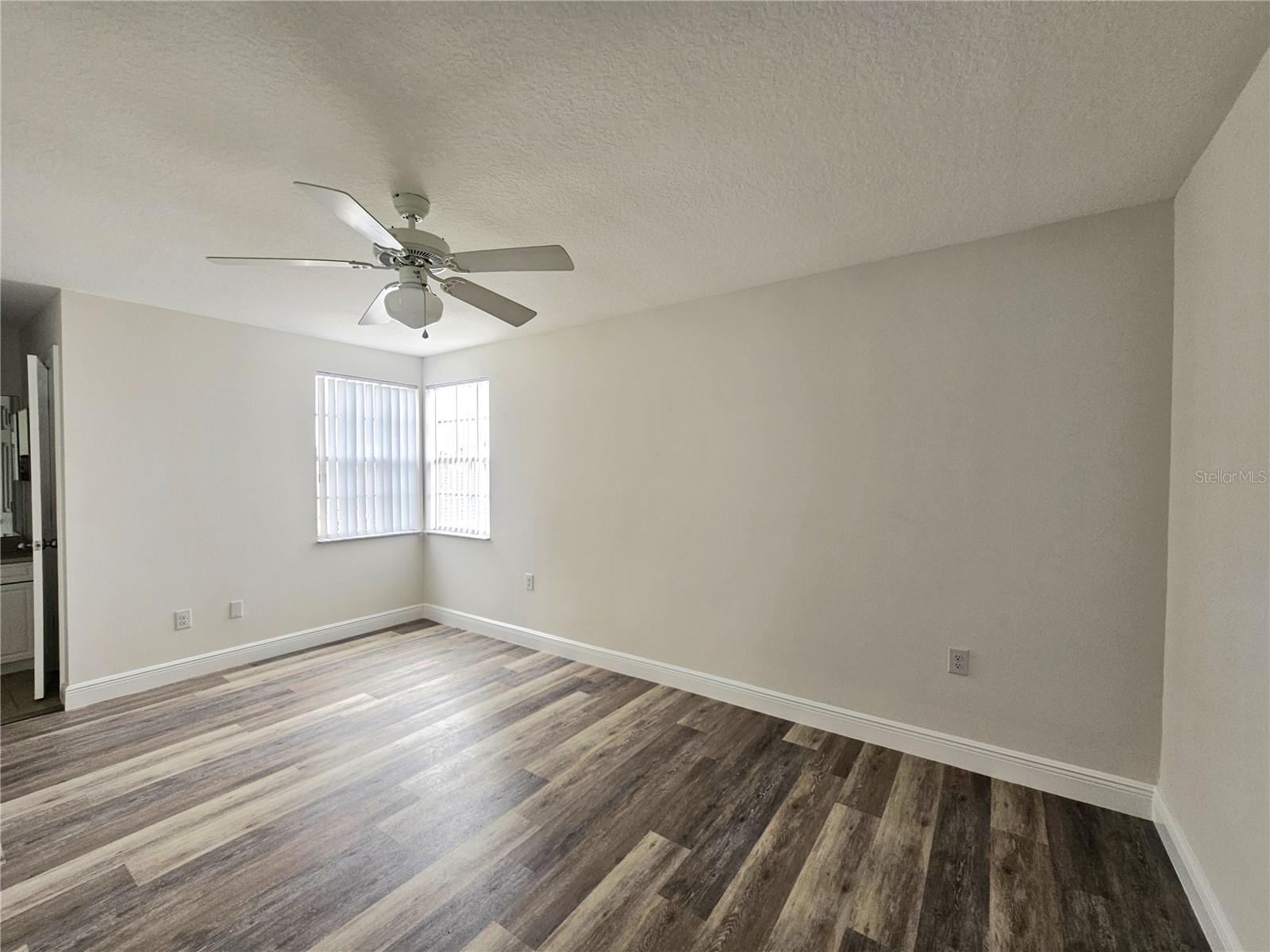 Image 17 of 24 For 411 Australian Way 0