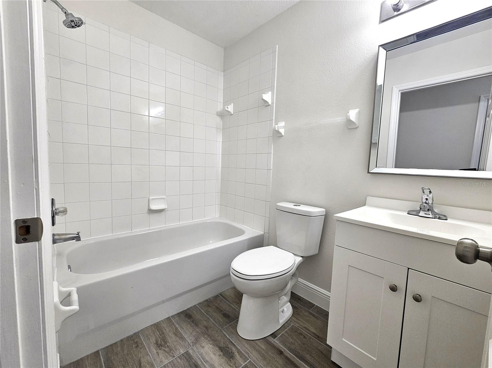 Image 22 of 24 For 411 Australian Way 0