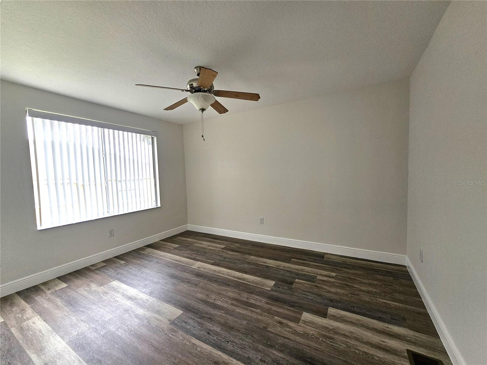 Image 24 of 24 For 411 Australian Way 0