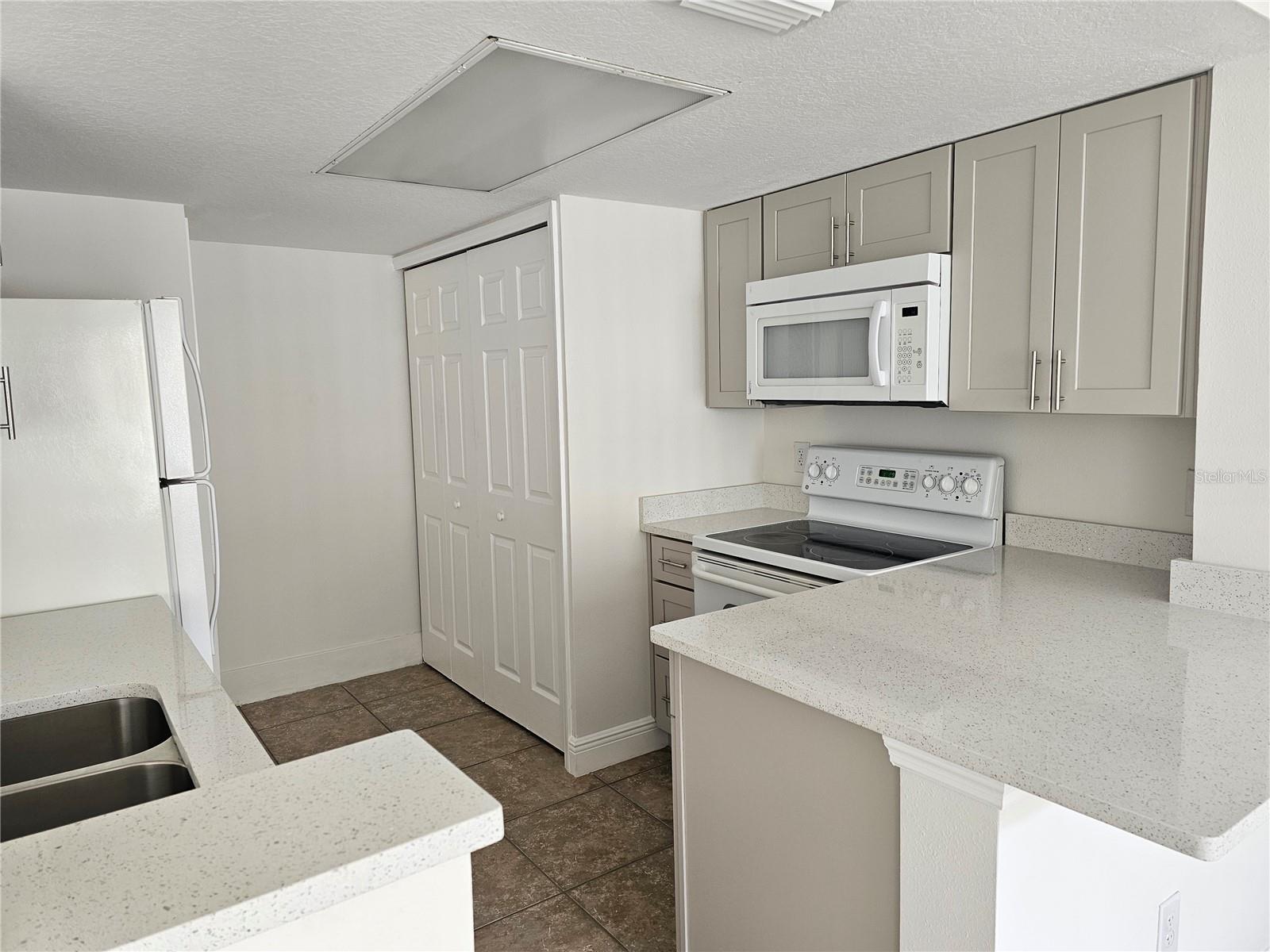 Image 4 of 24 For 411 Australian Way 0