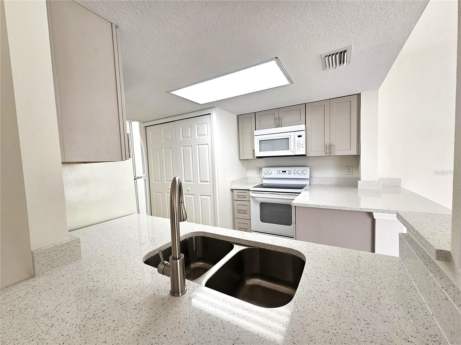 Image 5 of 24 For 411 Australian Way 0