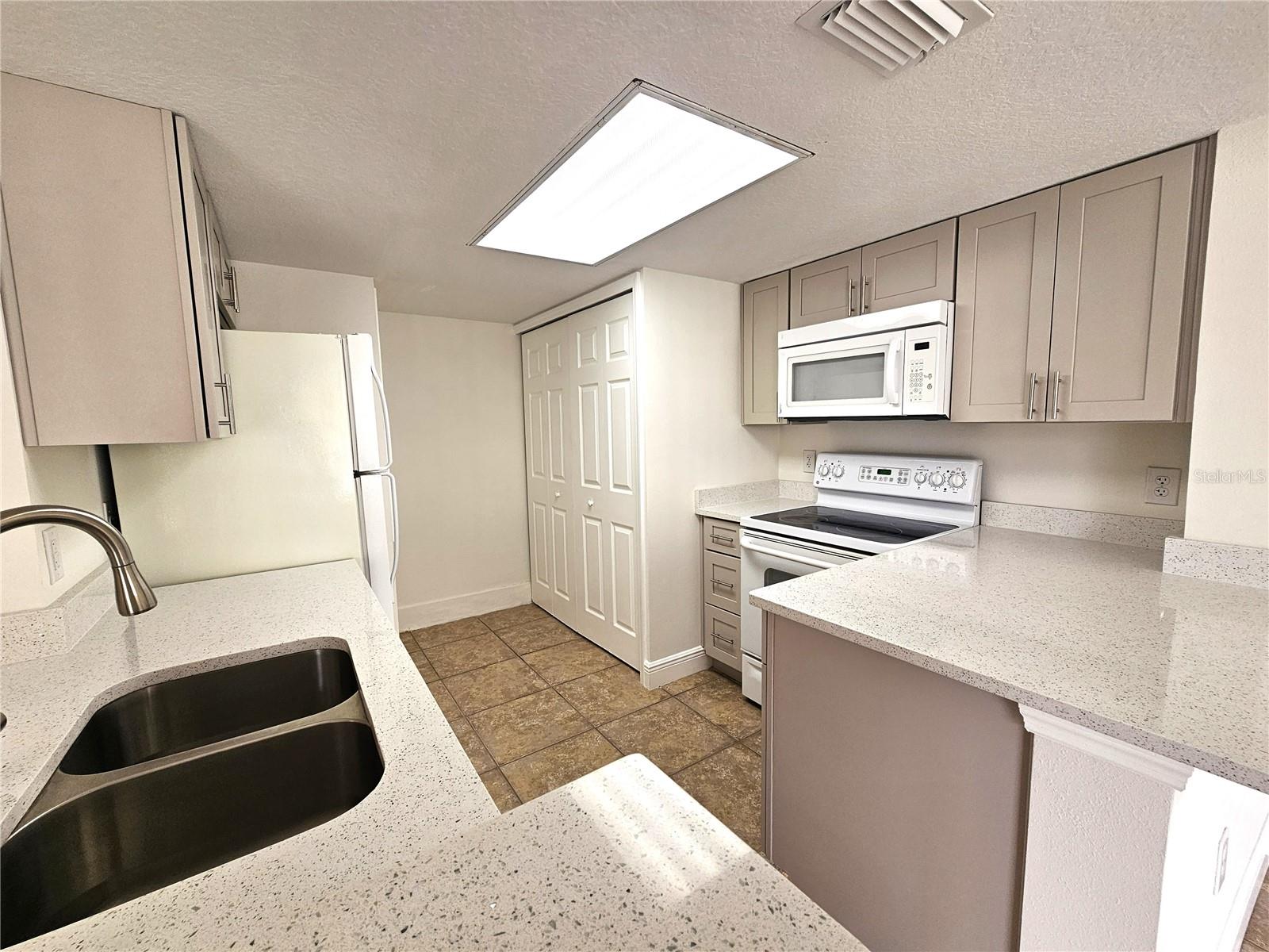 Image 6 of 24 For 411 Australian Way 0