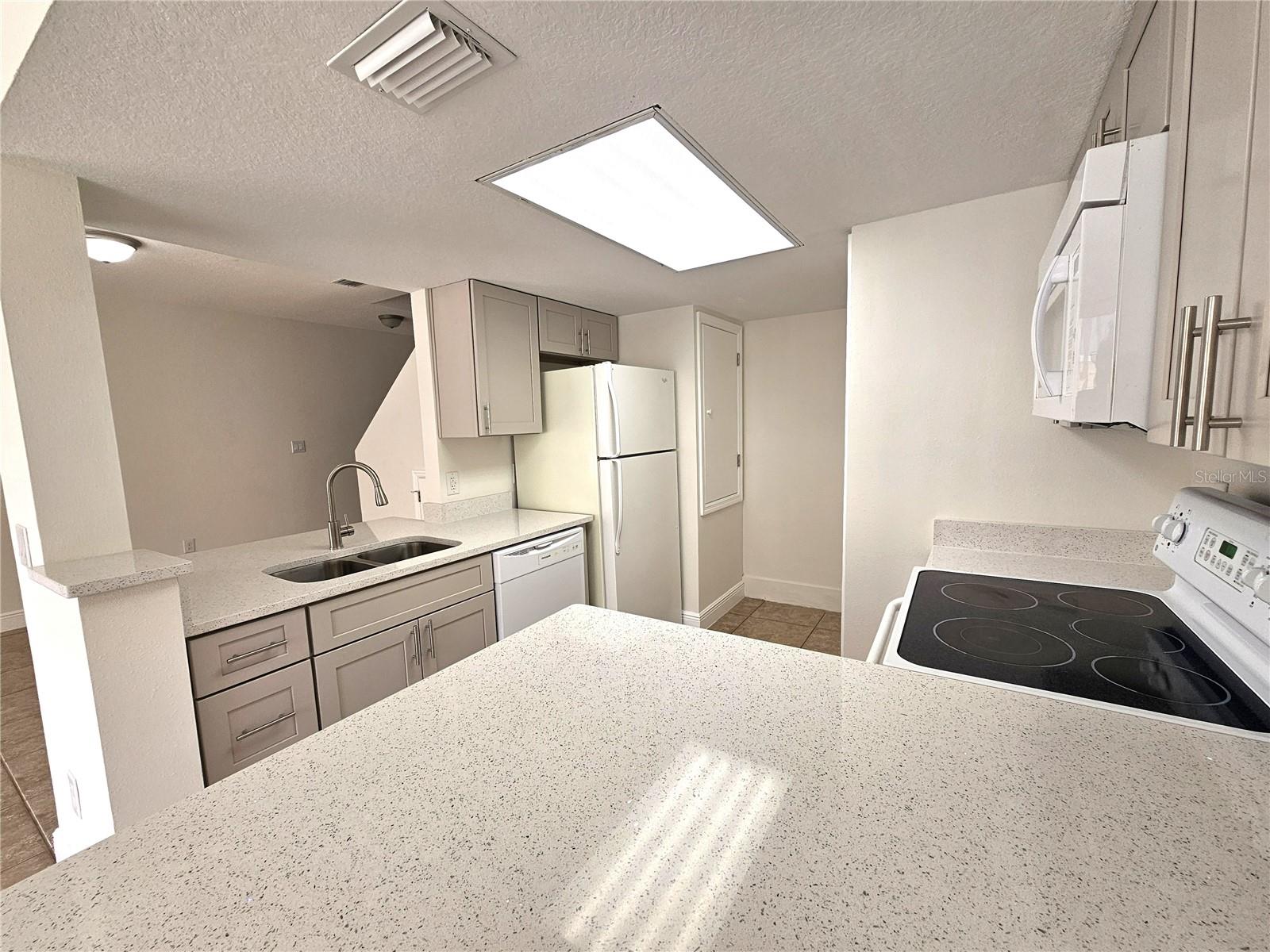 Image 7 of 24 For 411 Australian Way 0