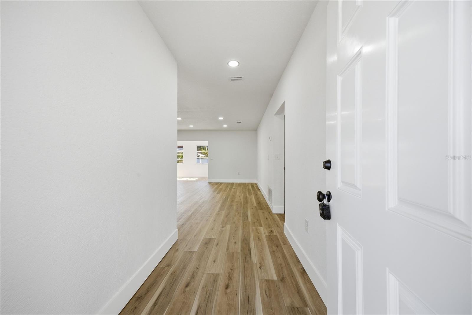 Image 10 of 35 For 5112 11th Avenue W