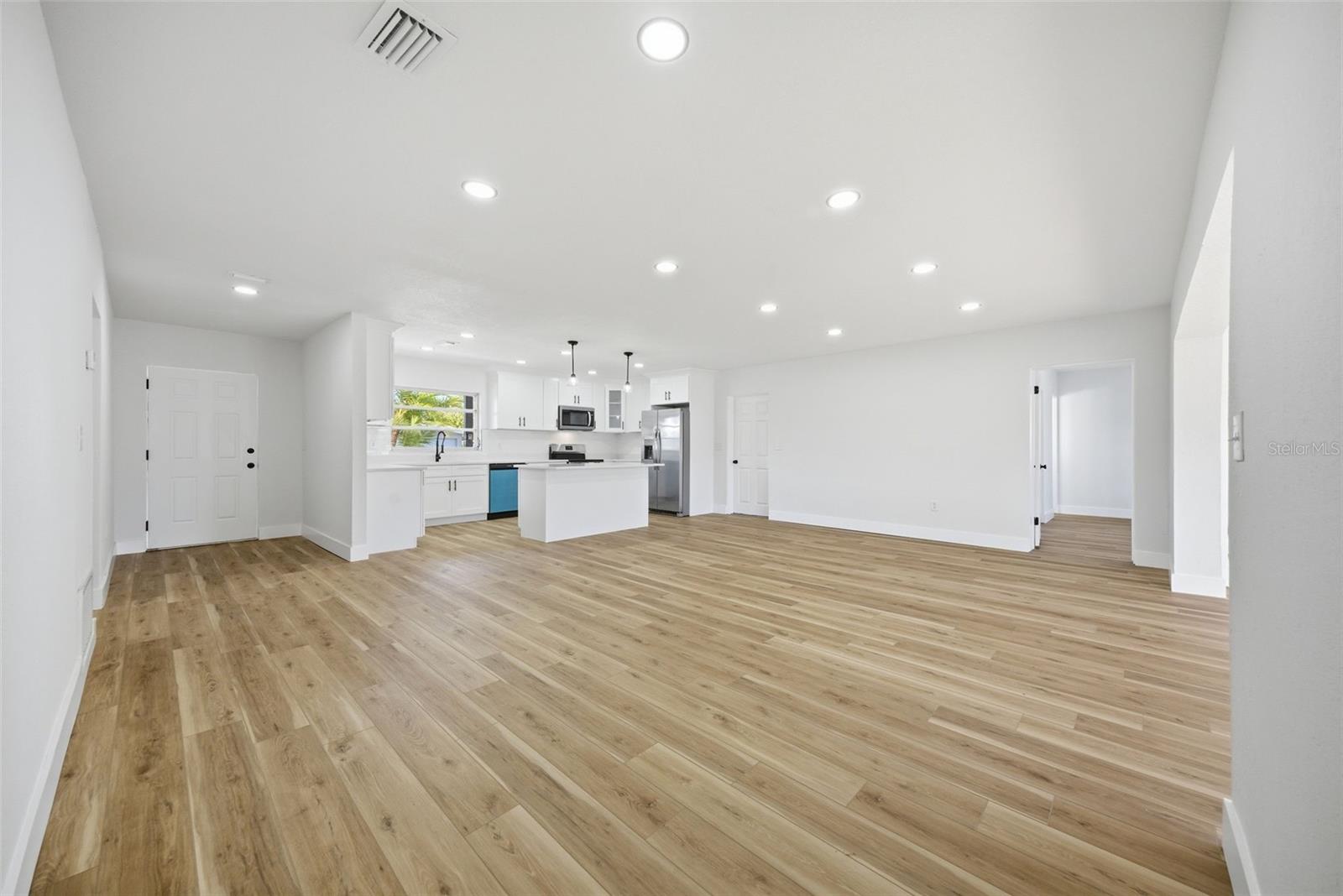 Image 11 of 35 For 5112 11th Avenue W