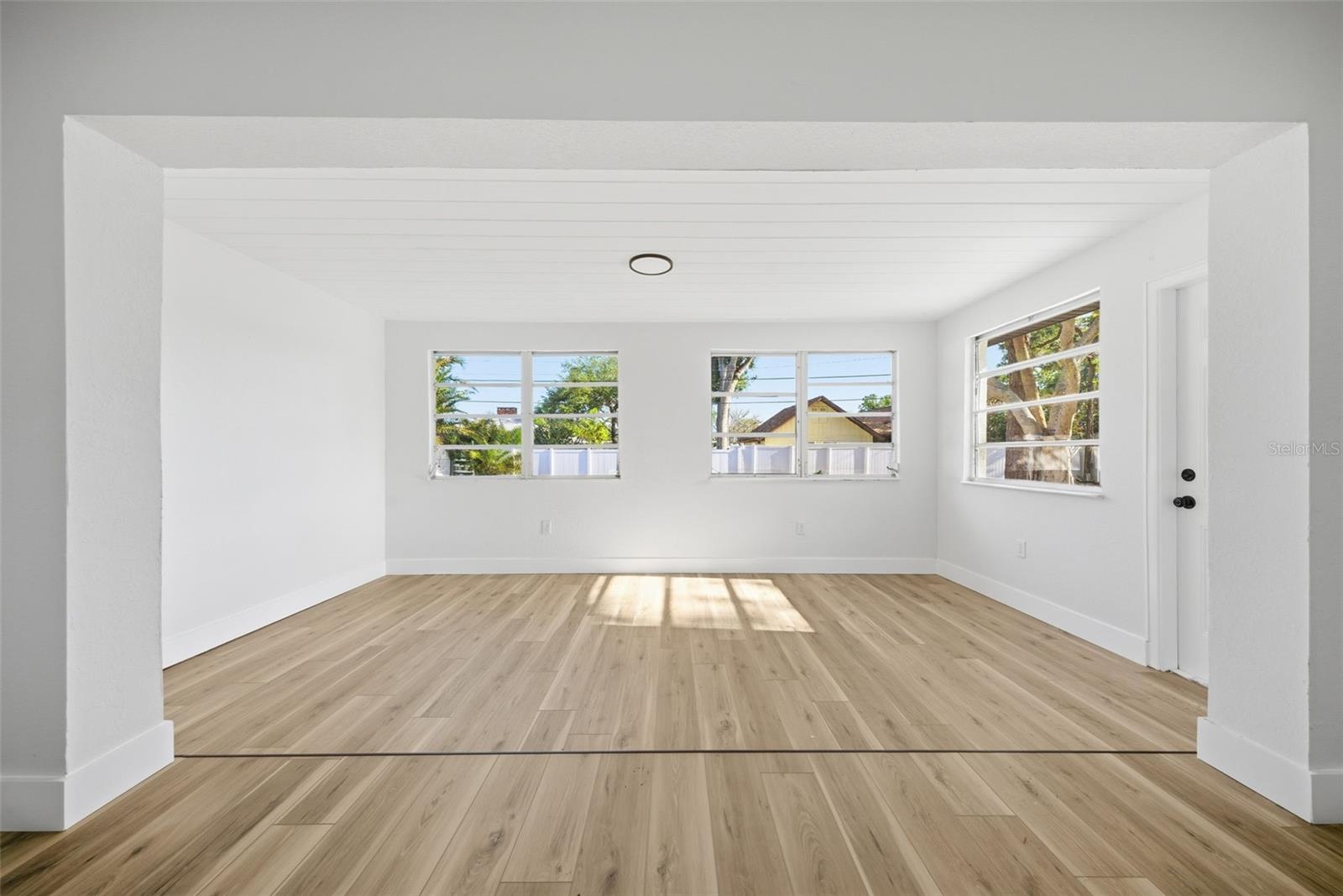 Image 14 of 35 For 5112 11th Avenue W