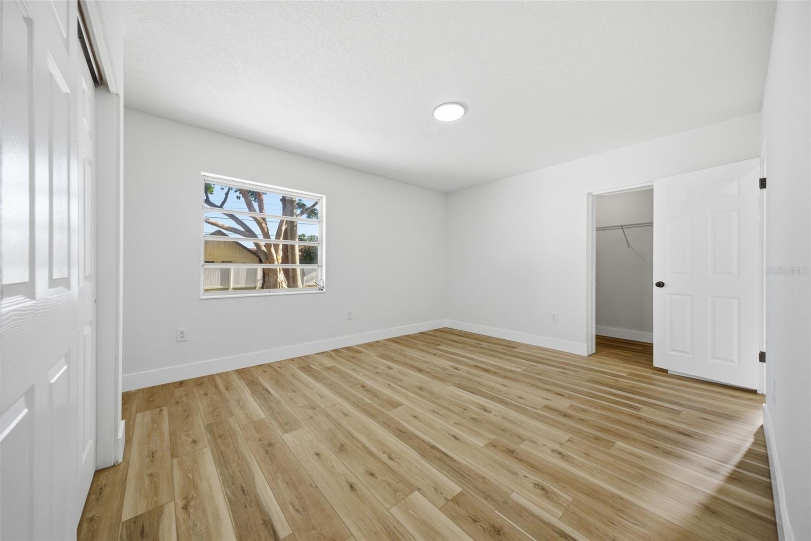 Image 16 of 35 For 5112 11th Avenue W