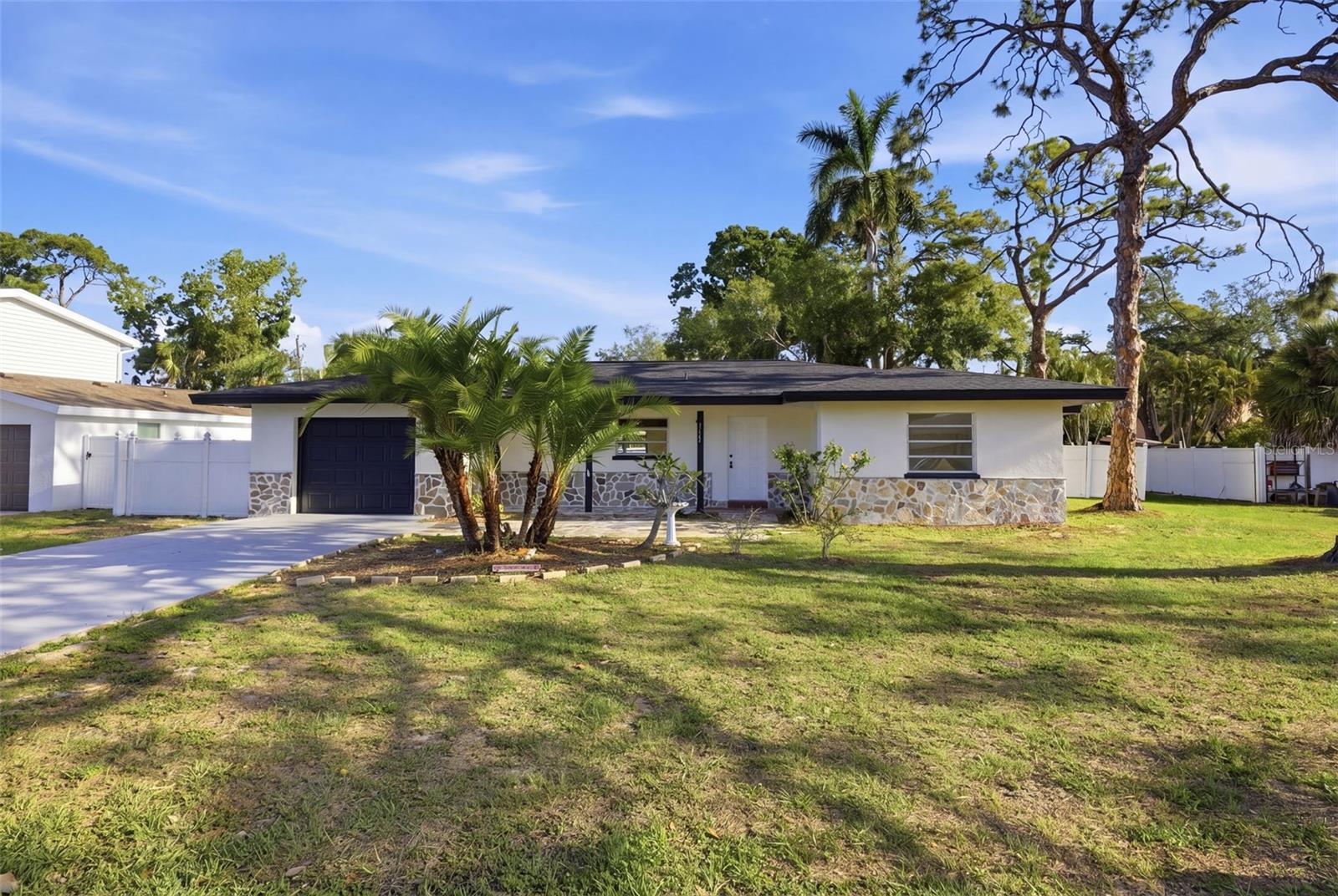 Image 2 of 35 For 5112 11th Avenue W