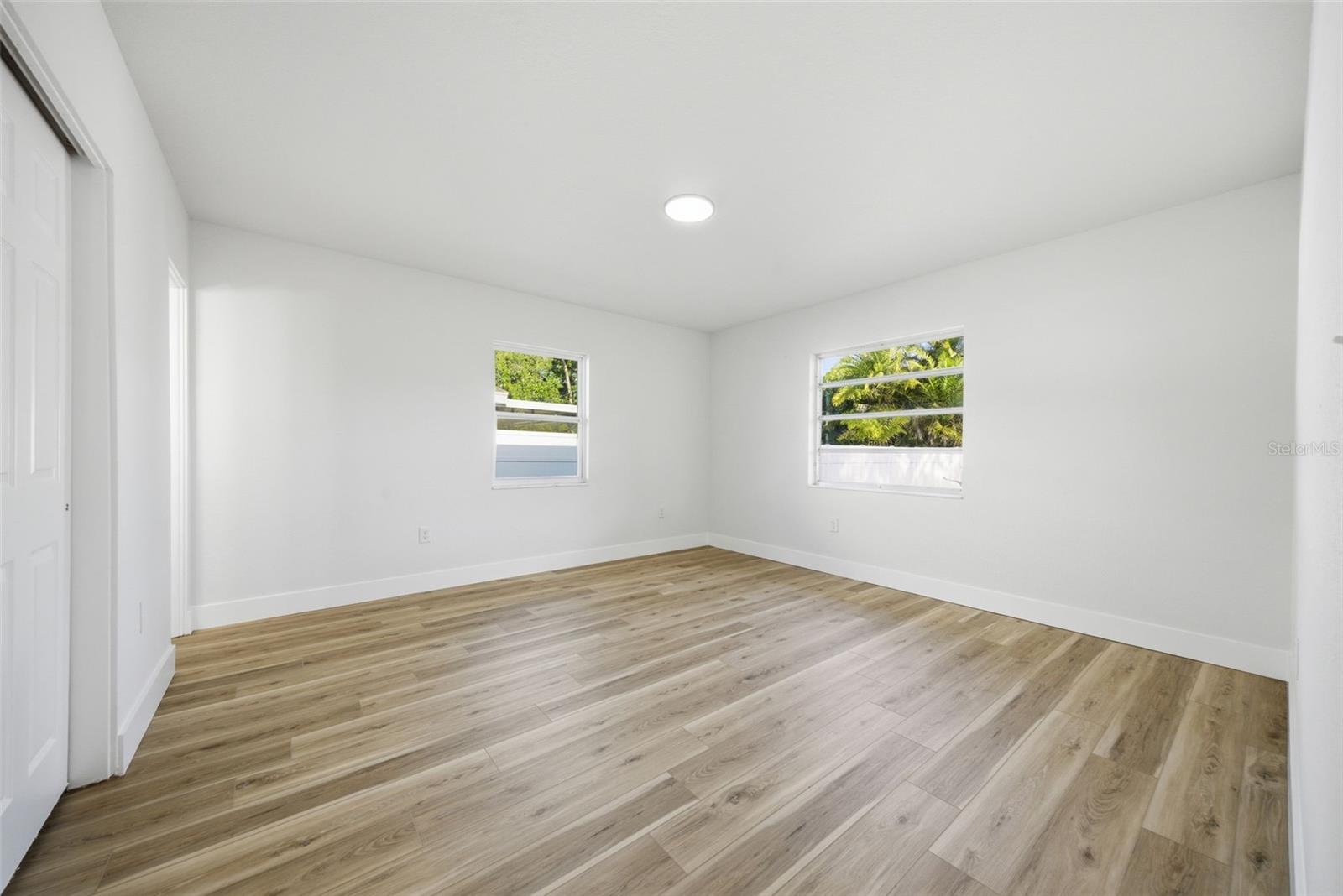 Image 21 of 35 For 5112 11th Avenue W