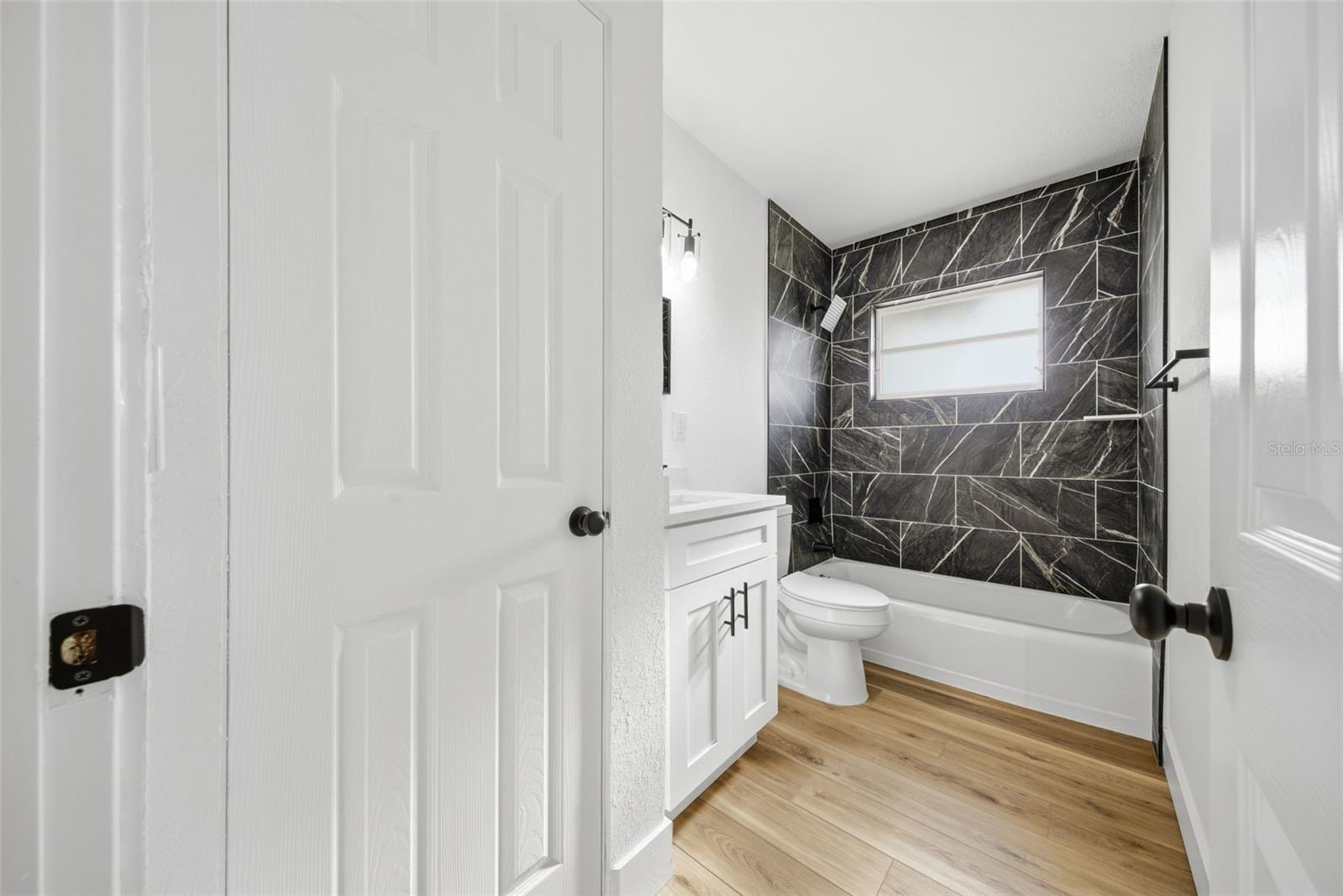 Image 27 of 35 For 5112 11th Avenue W