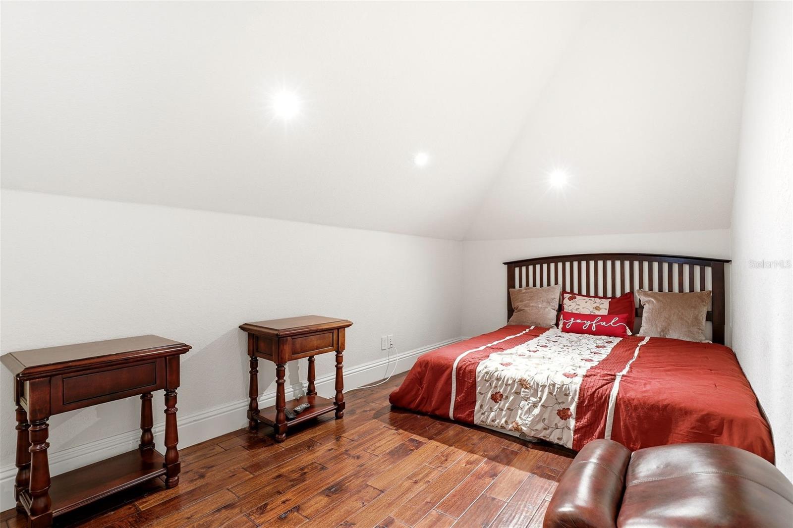 Image 35 of 58 For 9151 Point Cypress Drive