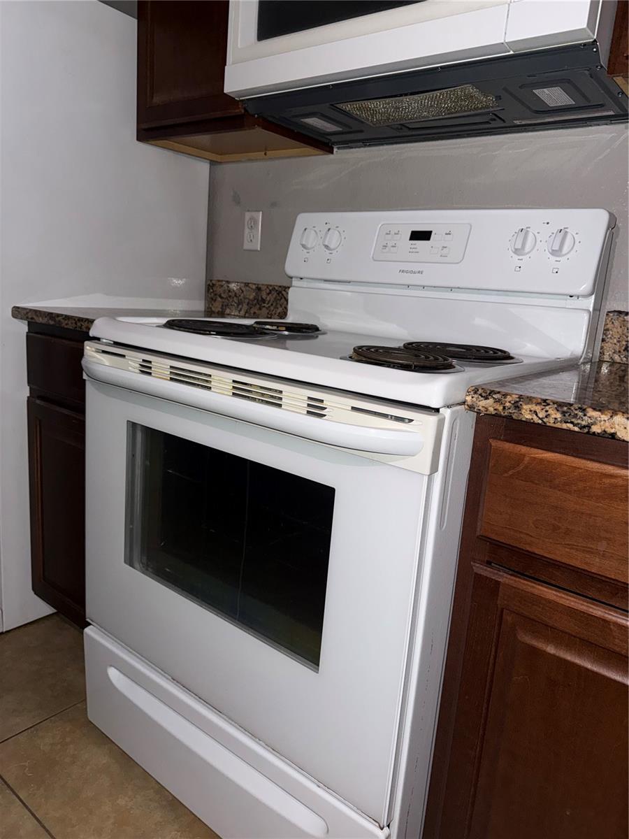 Image 10 of 24 For 900 Lake Destiny Road B