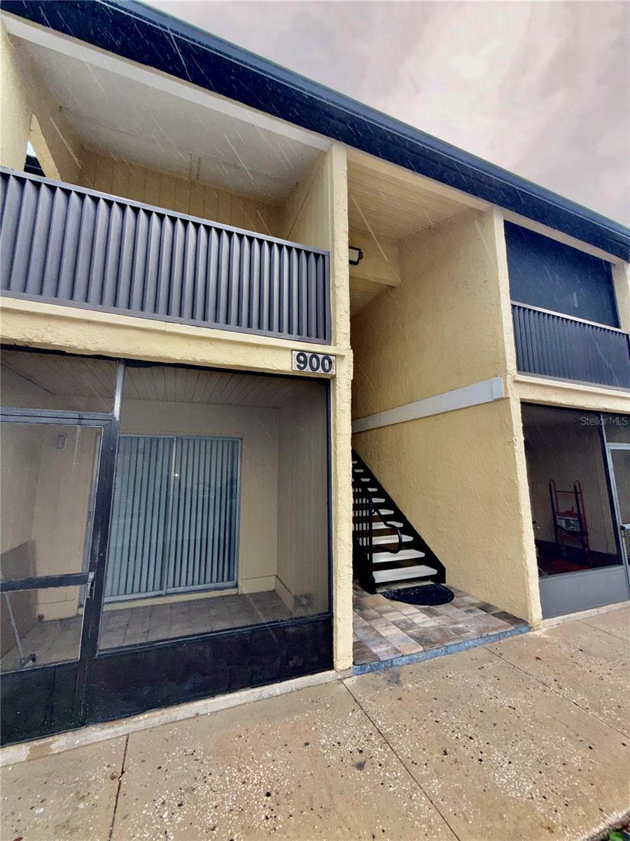 Image 2 of 24 For 900 Lake Destiny Road B