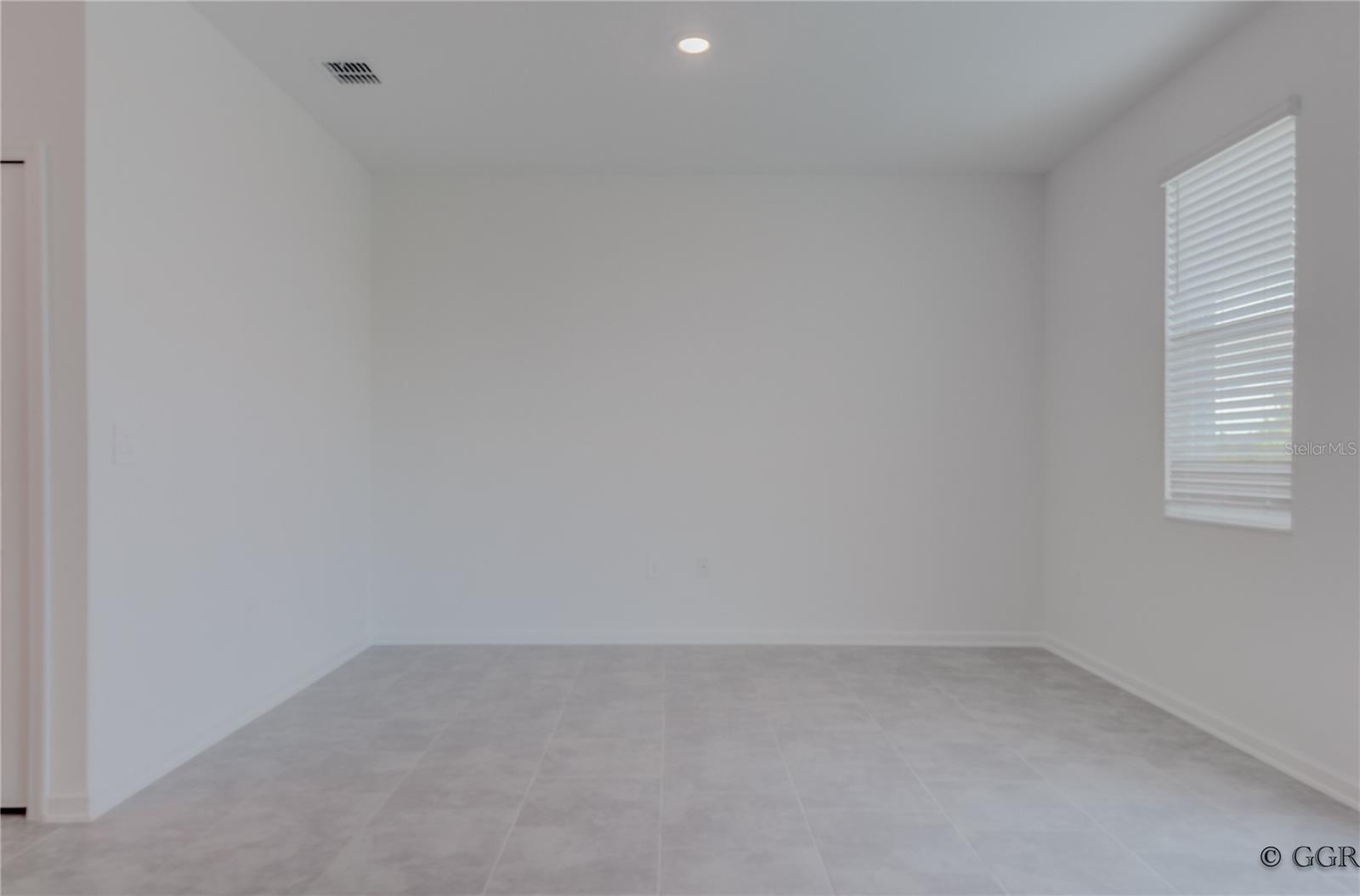 Image 17 of 41 For 3243 Laurent Loop