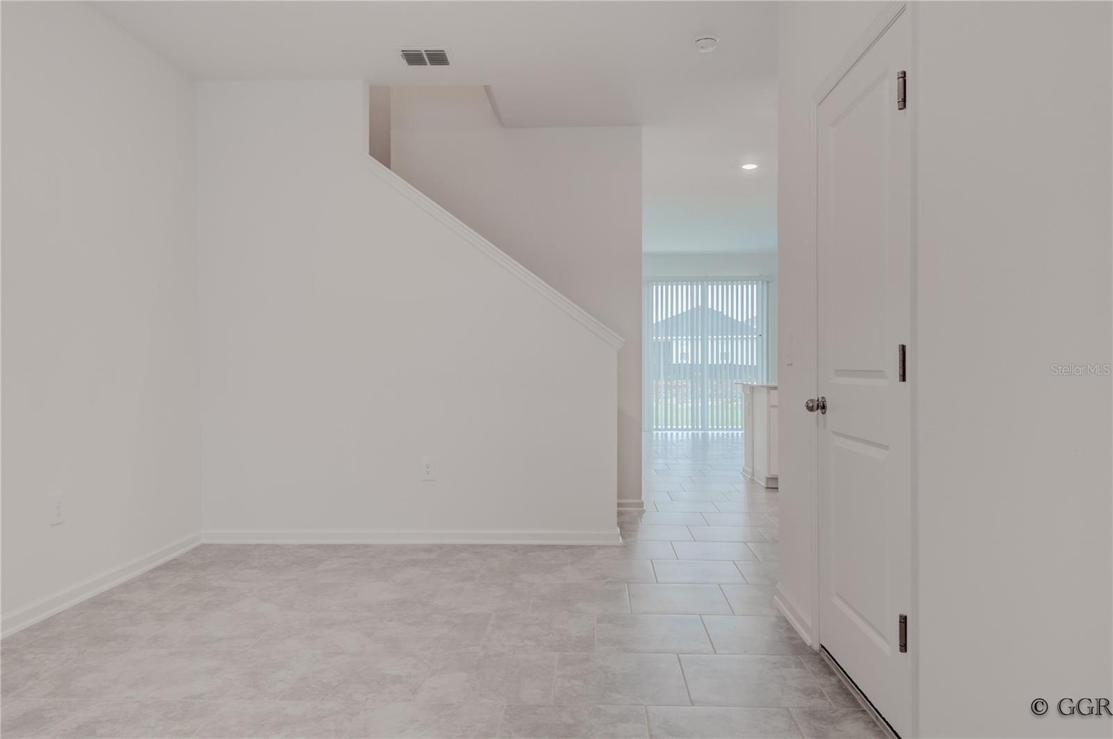 Image 6 of 41 For 3243 Laurent Loop