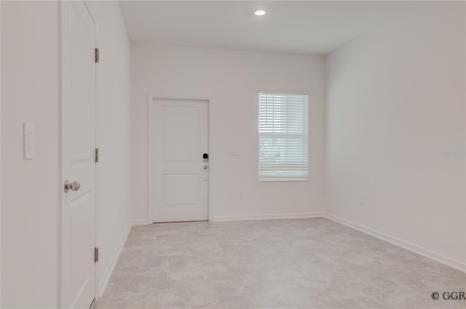 Image 7 of 41 For 3243 Laurent Loop