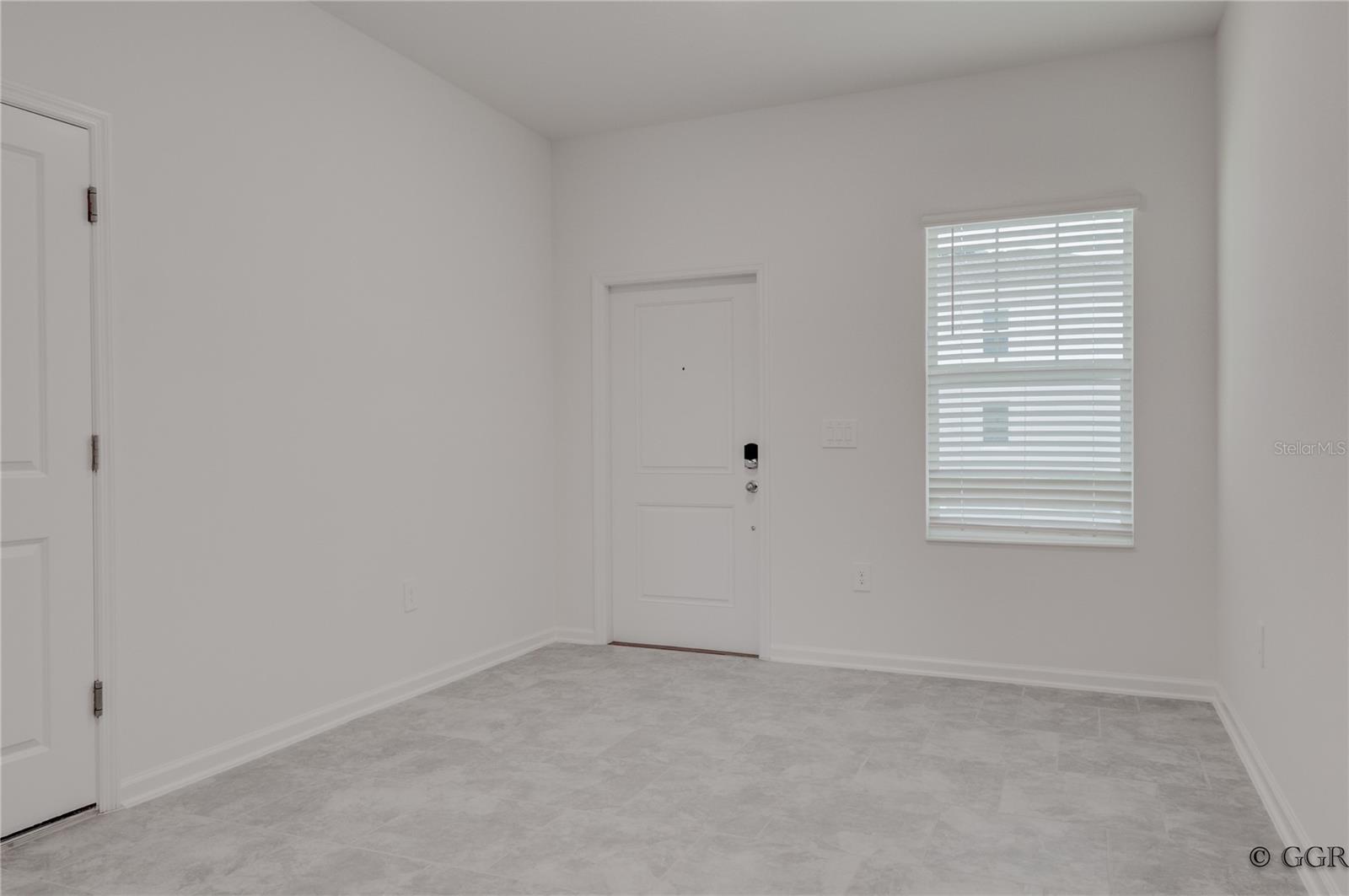 Image 8 of 41 For 3243 Laurent Loop