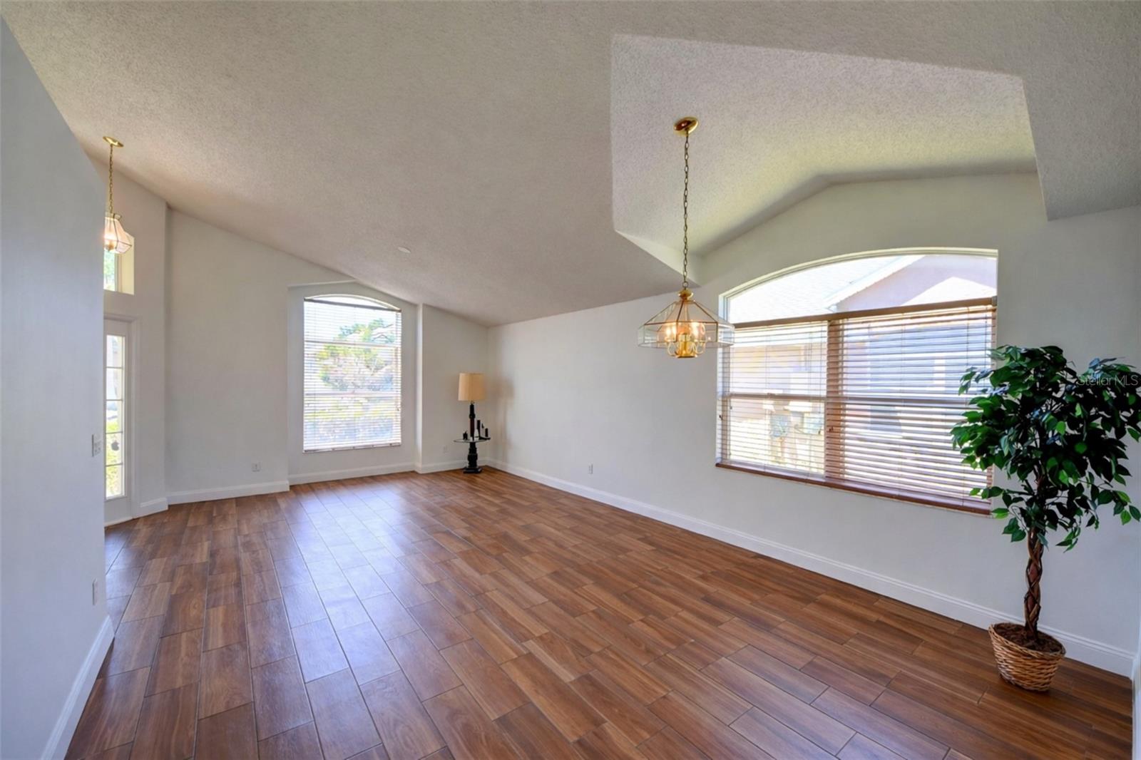 Image 10 of 37 For 635 Rochester Loop