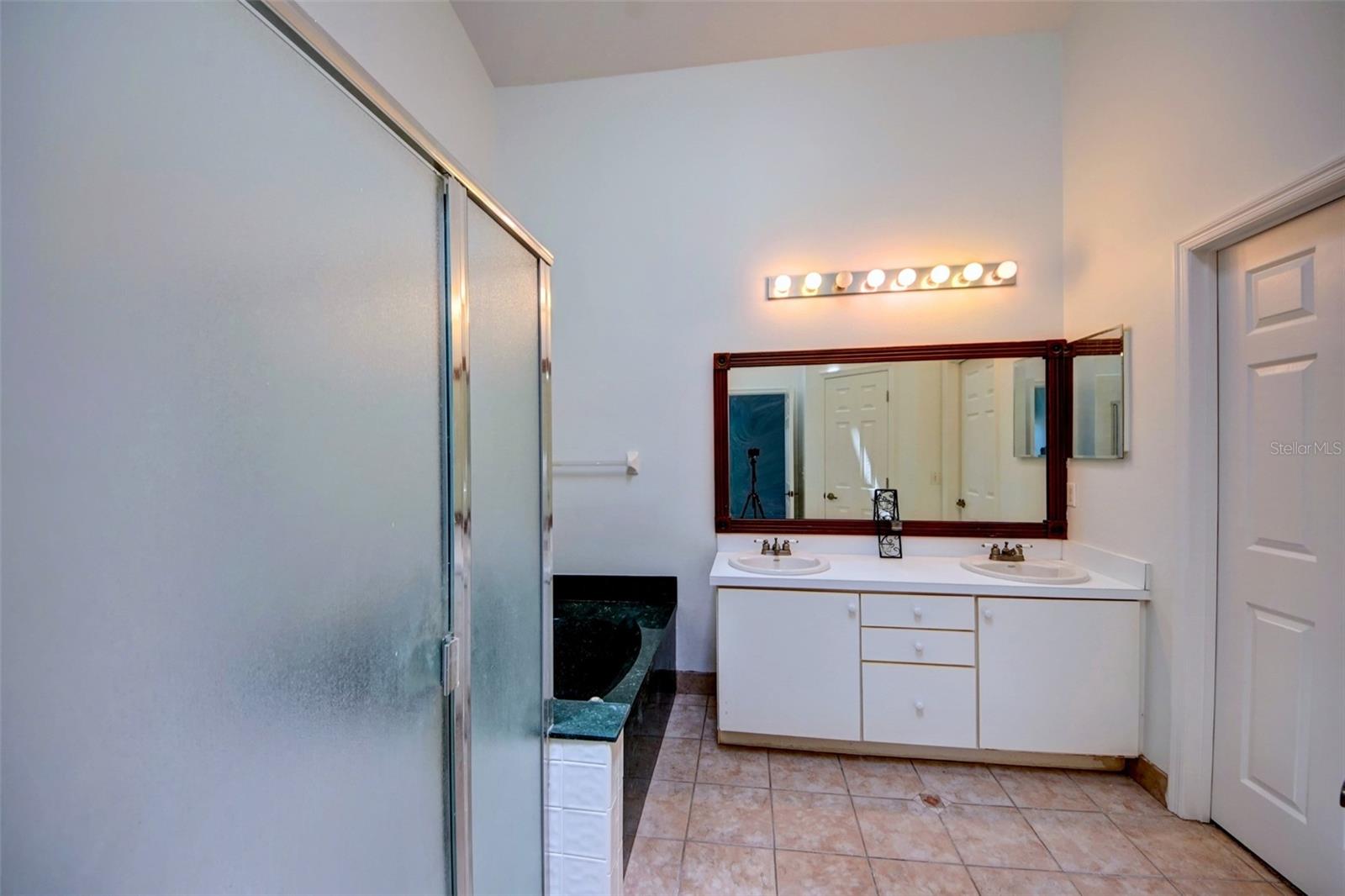 Image 18 of 37 For 635 Rochester Loop