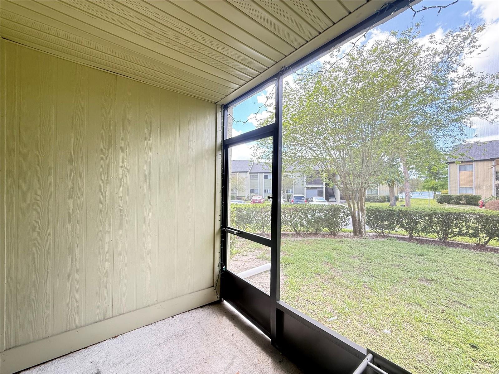 Image 11 of 21 For 950 Lake Destiny Road B