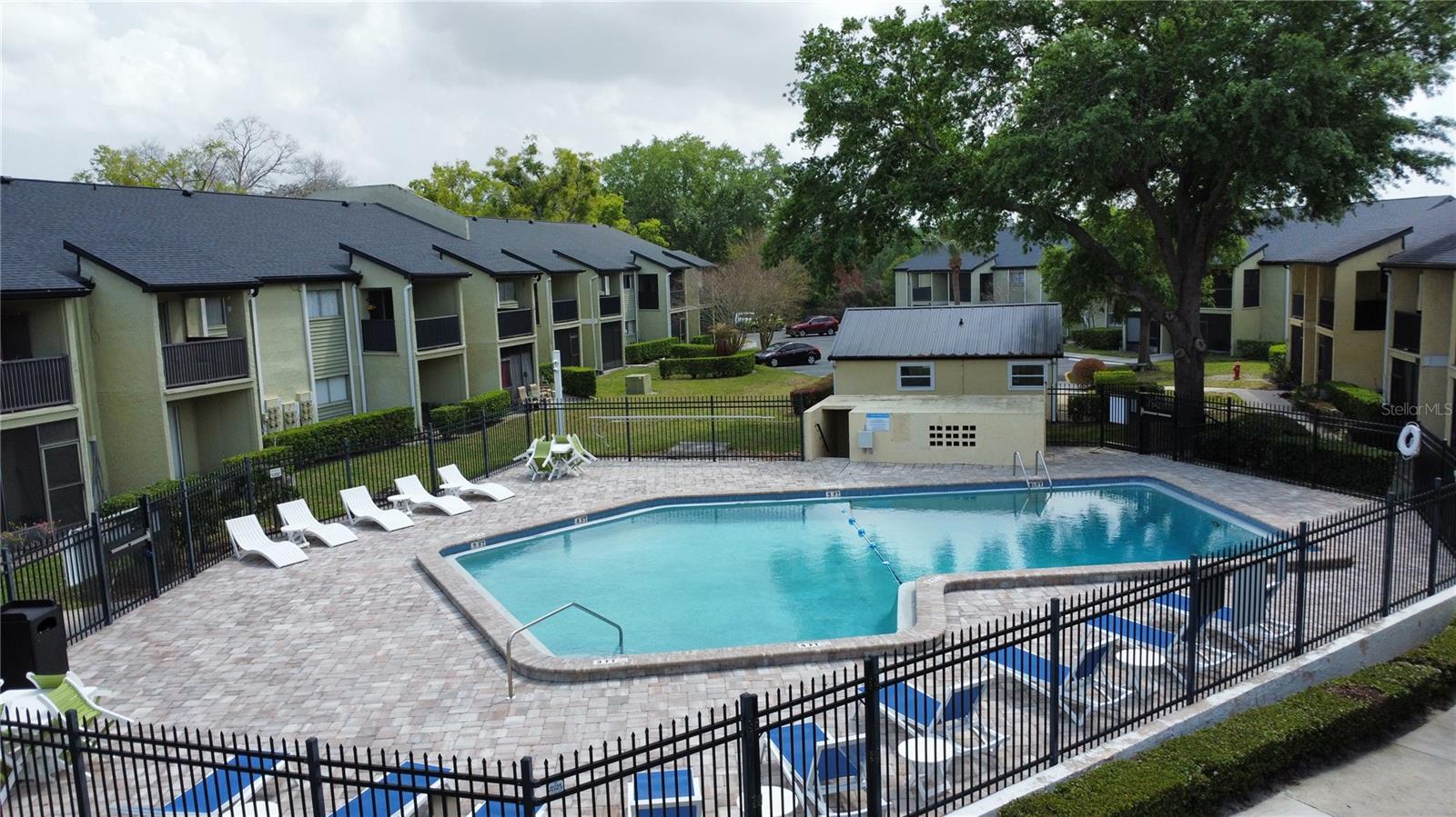 Image 19 of 21 For 950 Lake Destiny Road B