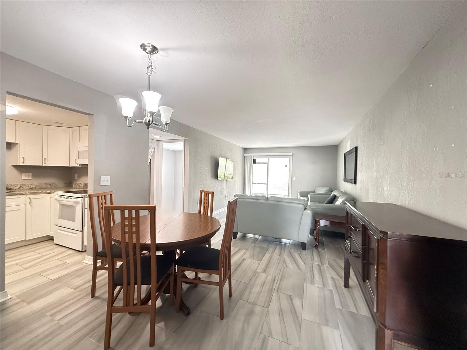 Image 6 of 21 For 950 Lake Destiny Road B