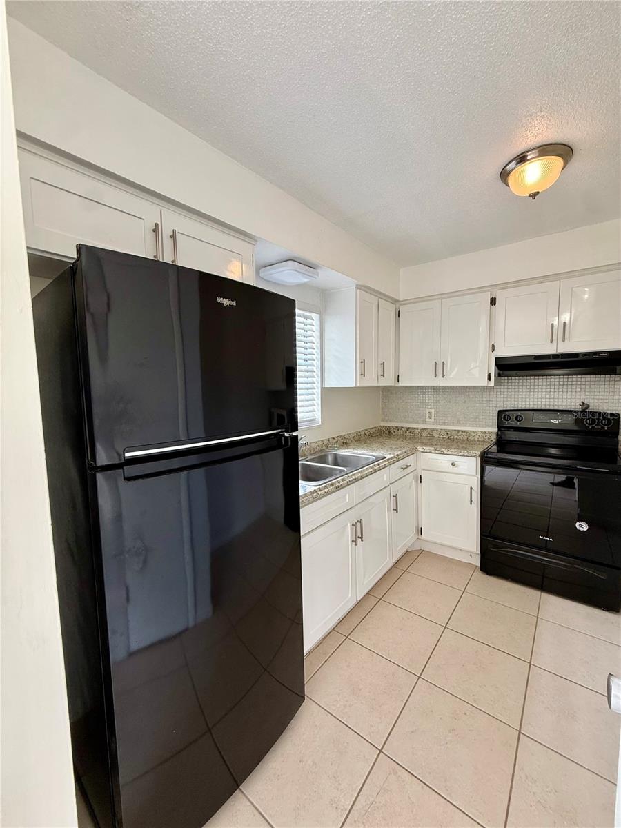 Image 4 of 11 For 2800 113th Avenue B4