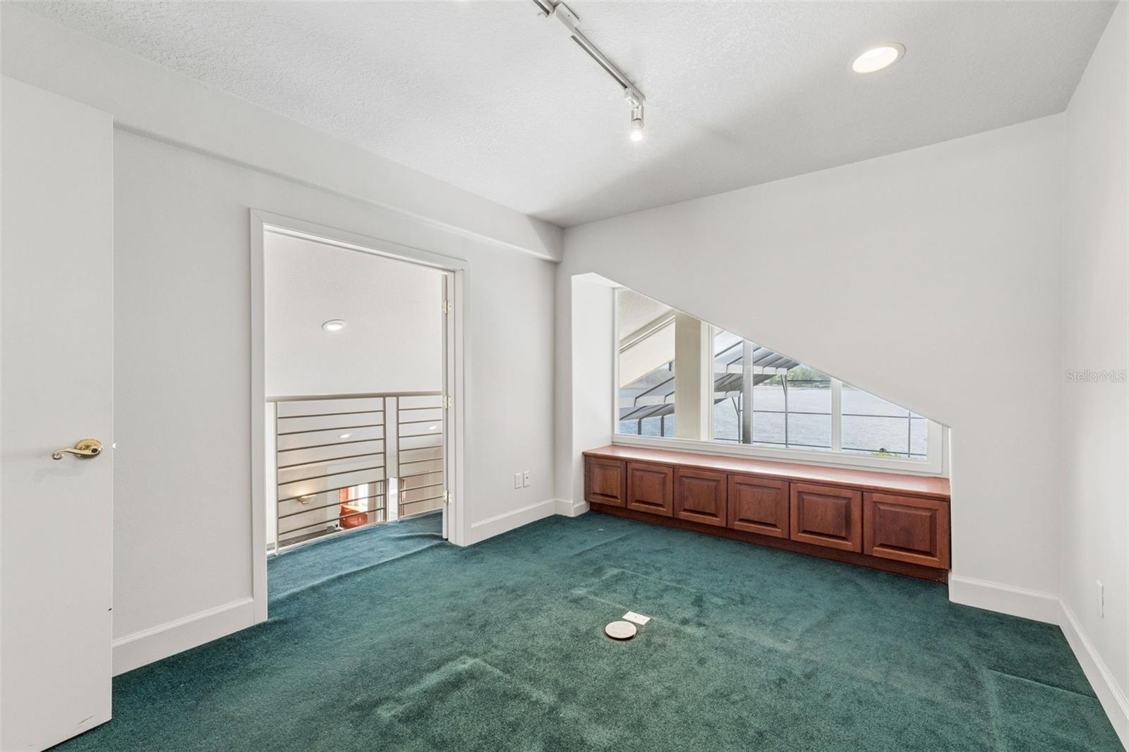 Image 34 of 61 For 4301 Down Point Lane