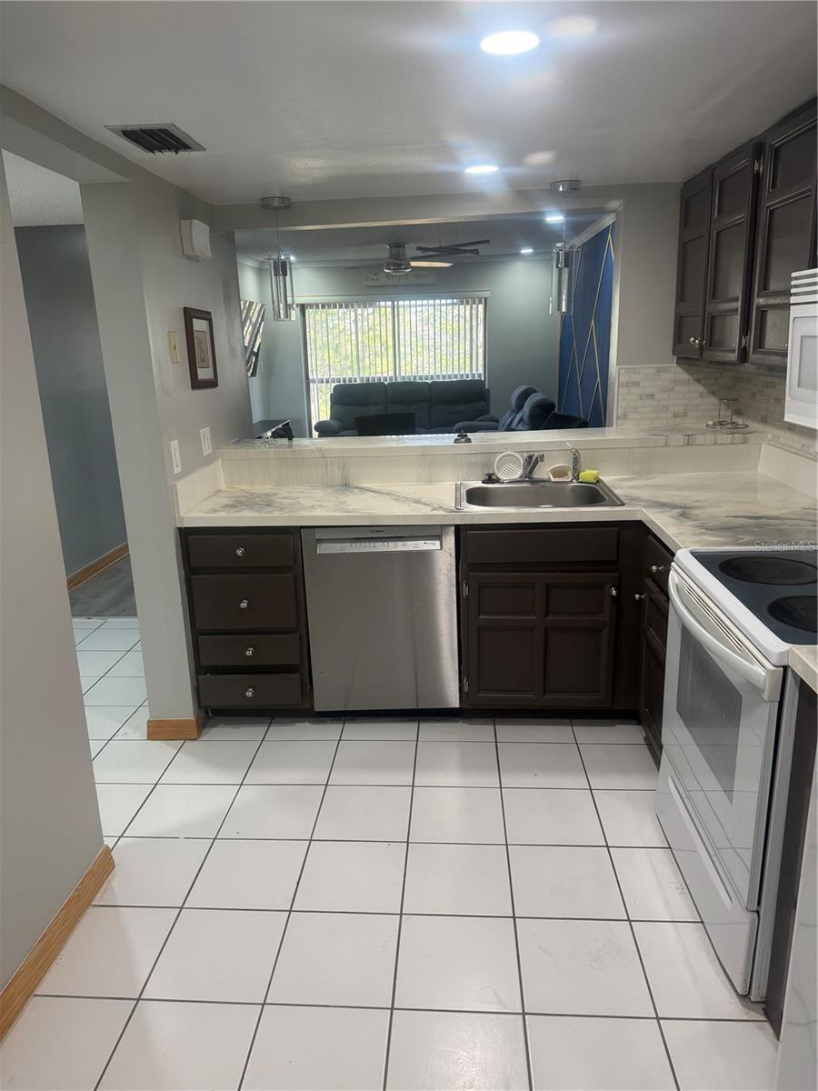 Image 7 of 15 For 4123 Player Cir  509