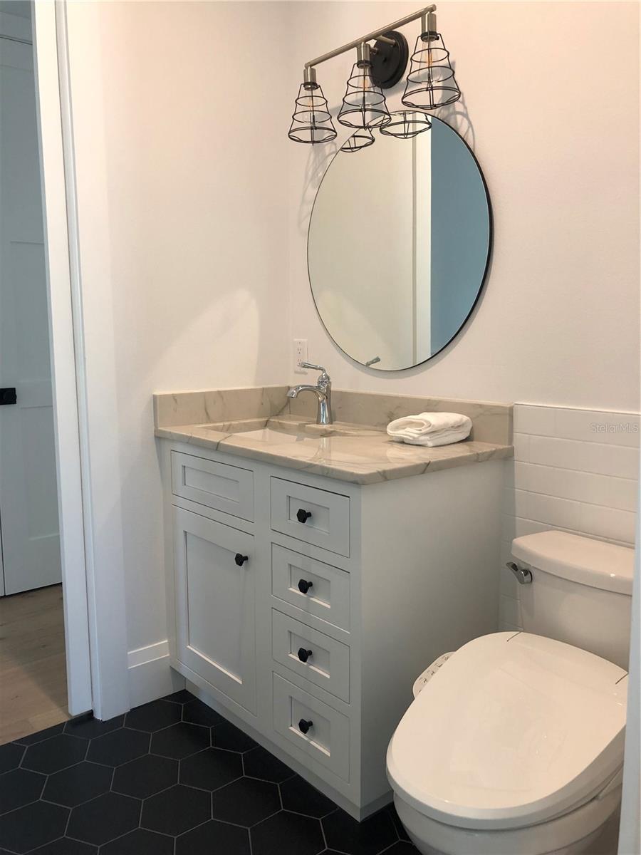 Image 13 of 22 For 802 Hamilton Place Court