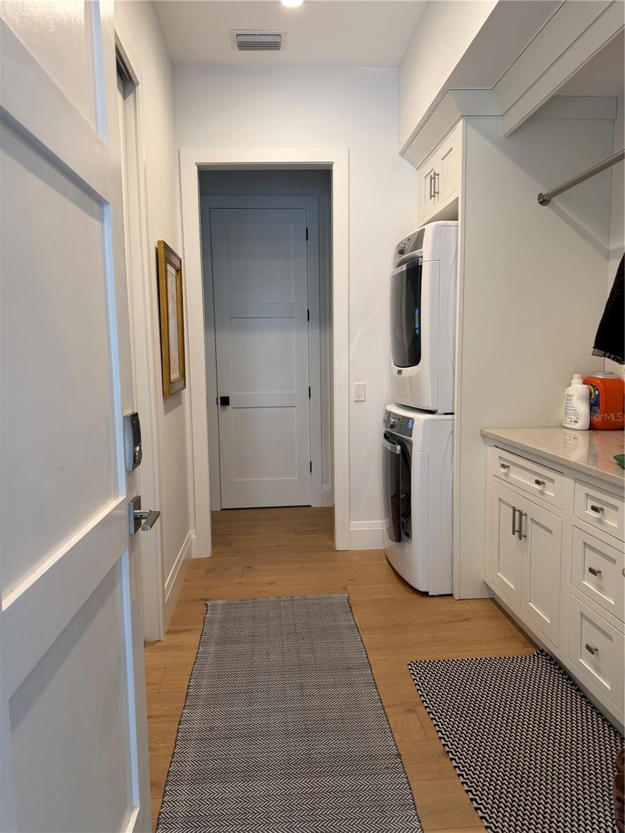 Image 5 of 22 For 802 Hamilton Place Court