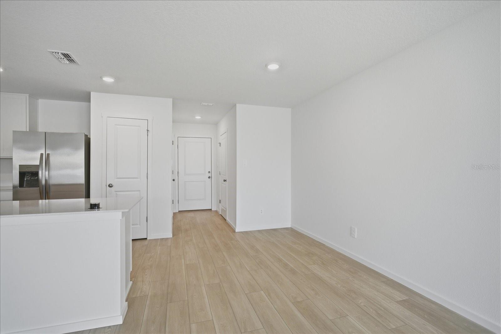 Image 10 of 26 For 862 Lynx Street