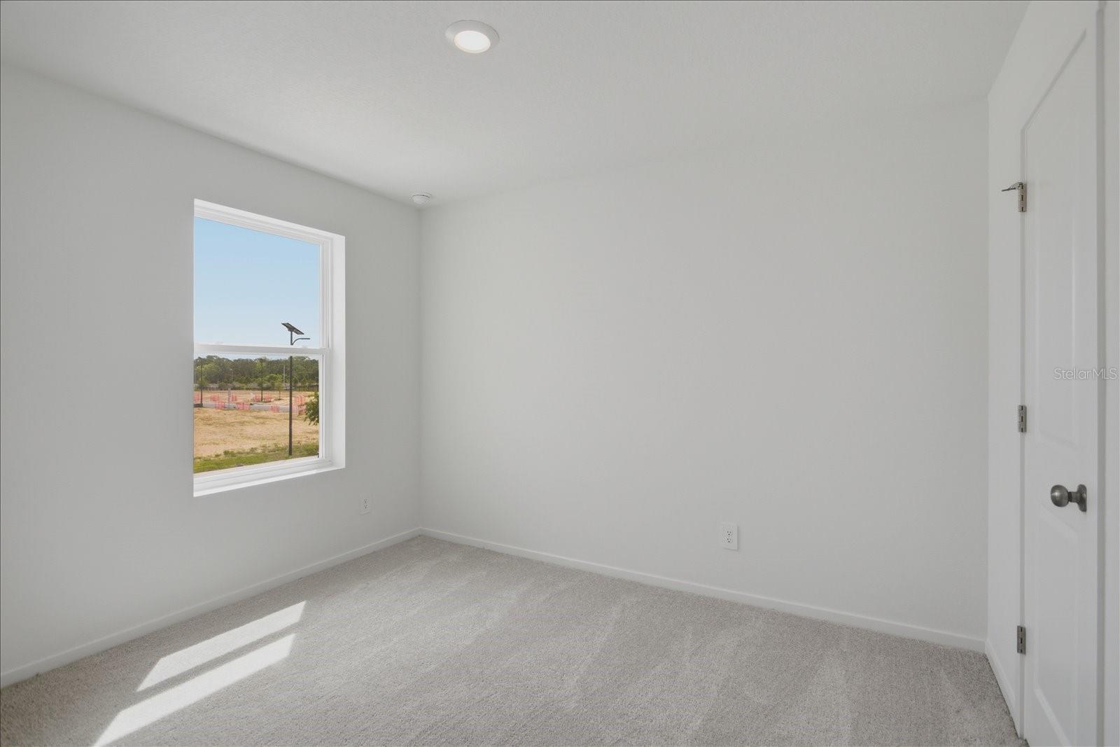 Image 18 of 26 For 862 Lynx Street