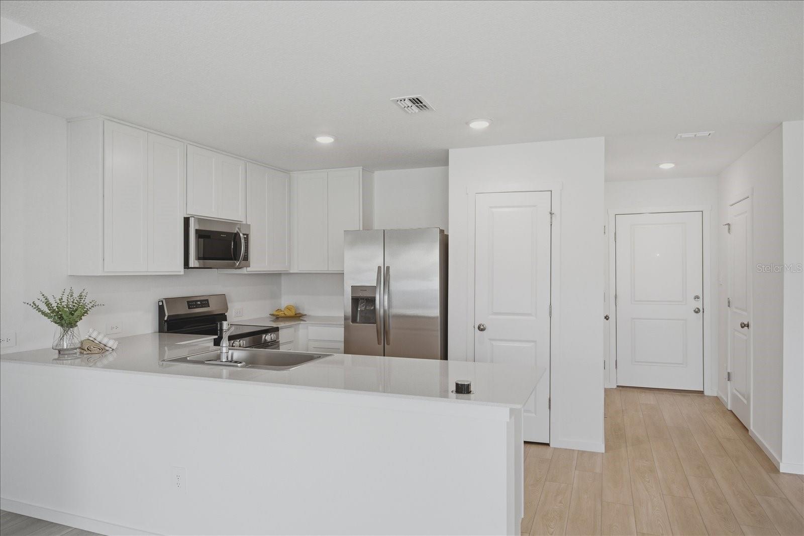 Image 8 of 26 For 862 Lynx Street