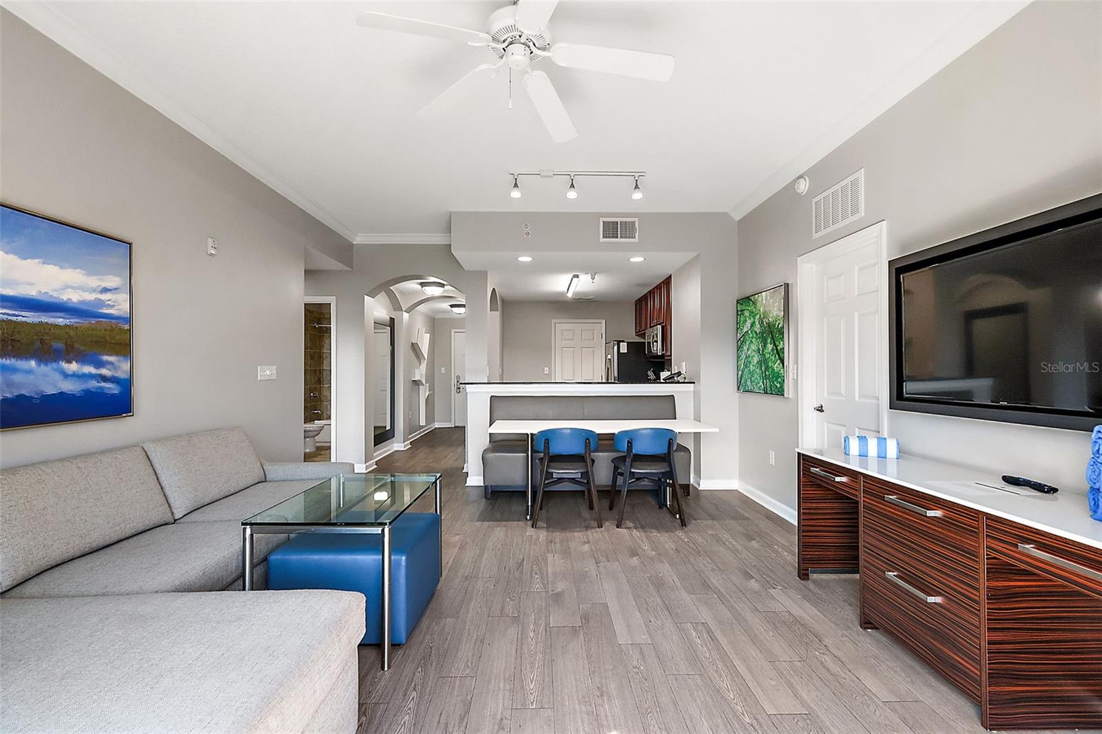 Image 18 of 26 For 14501 Grove Resort Avenue 1614