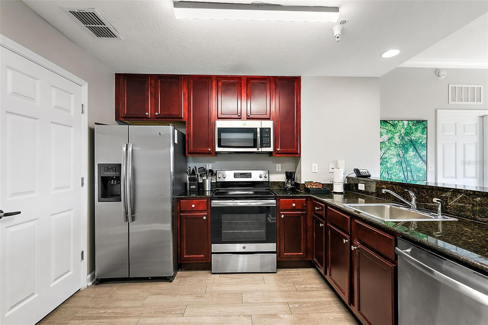 Image 24 of 26 For 14501 Grove Resort Avenue 1614