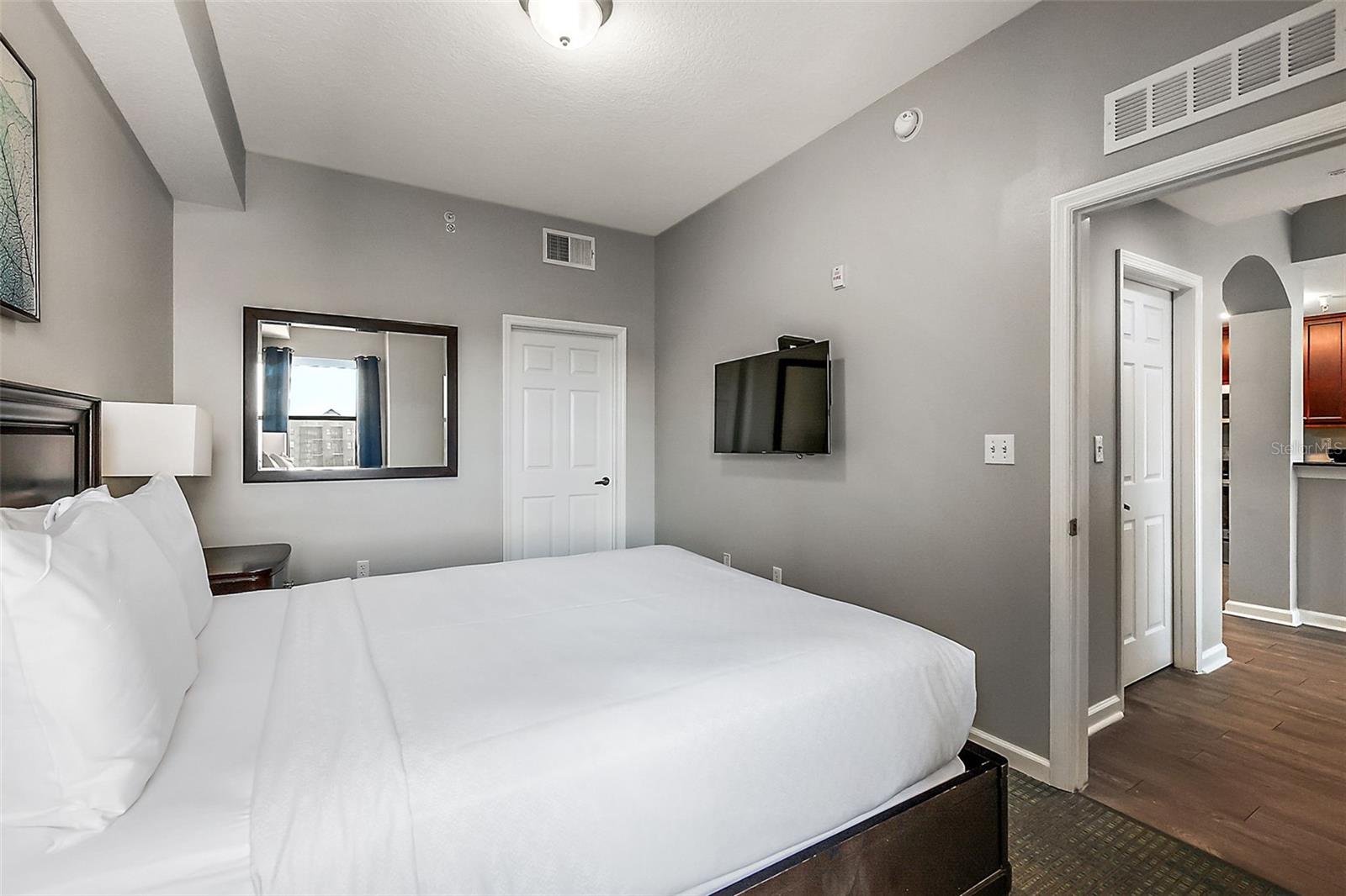 Image 5 of 26 For 14501 Grove Resort Avenue 1614